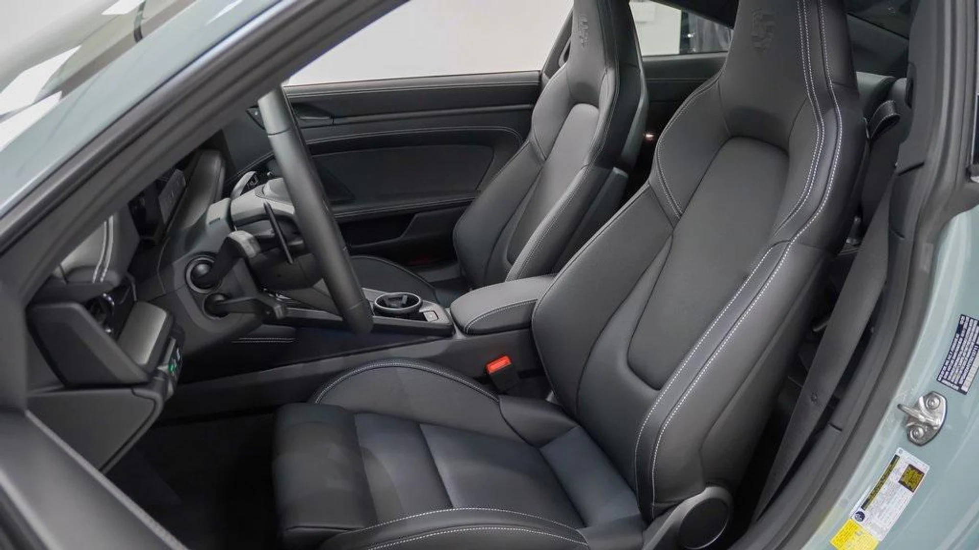 mph004_851445091_yrnhfef_OB_Yj_Xr_GTS_0979c_Z_Ax_Arw_b6f82c9462