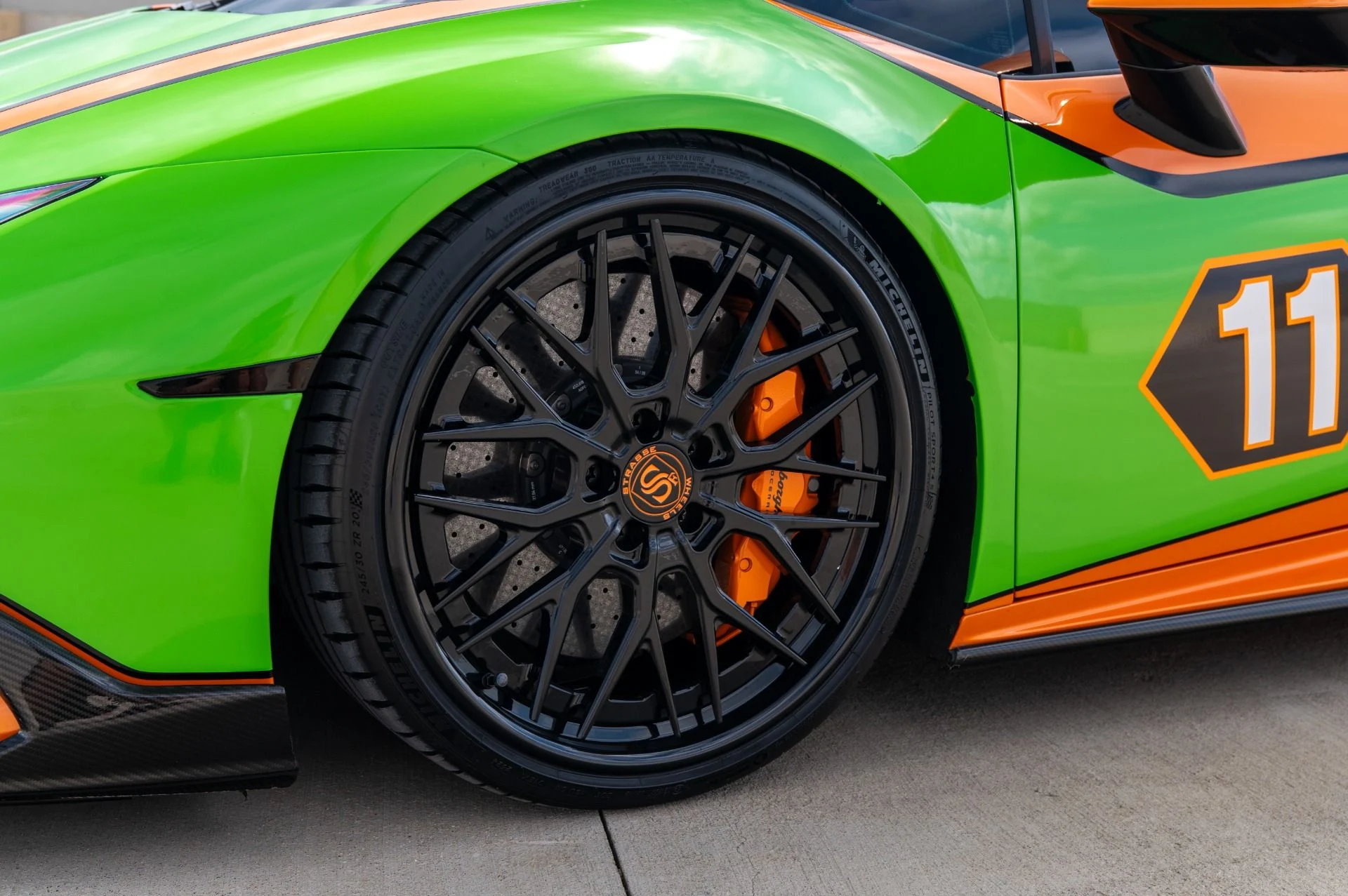 mph004_85589405_Used_2021_Lamborghini_Huracan_EVO_1753824256_dc11aaff40
