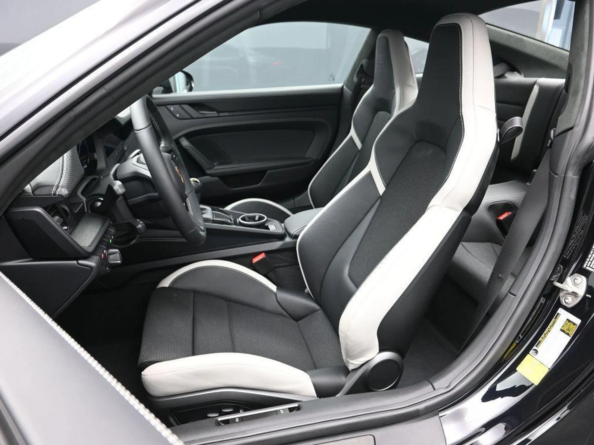 mph004_864531694_p_L5s0_Yu_A95uuij9p_GV_2o3df_D0_Fo_0211b2a251