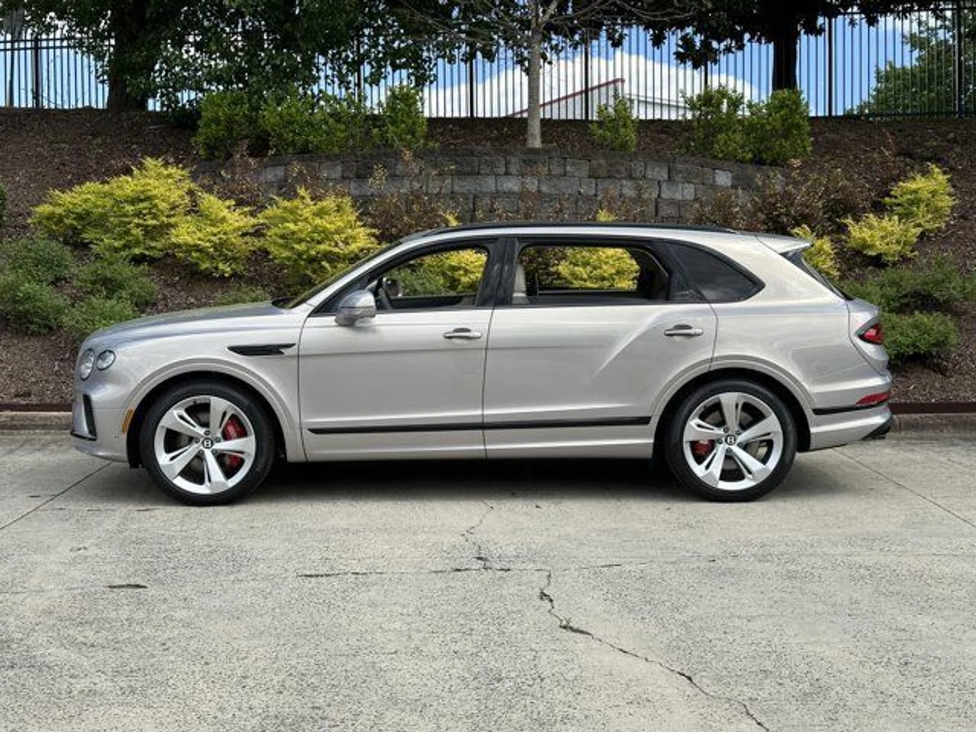 mph004_867306676_821c5936116345efbd32377395731639_733261dbfe