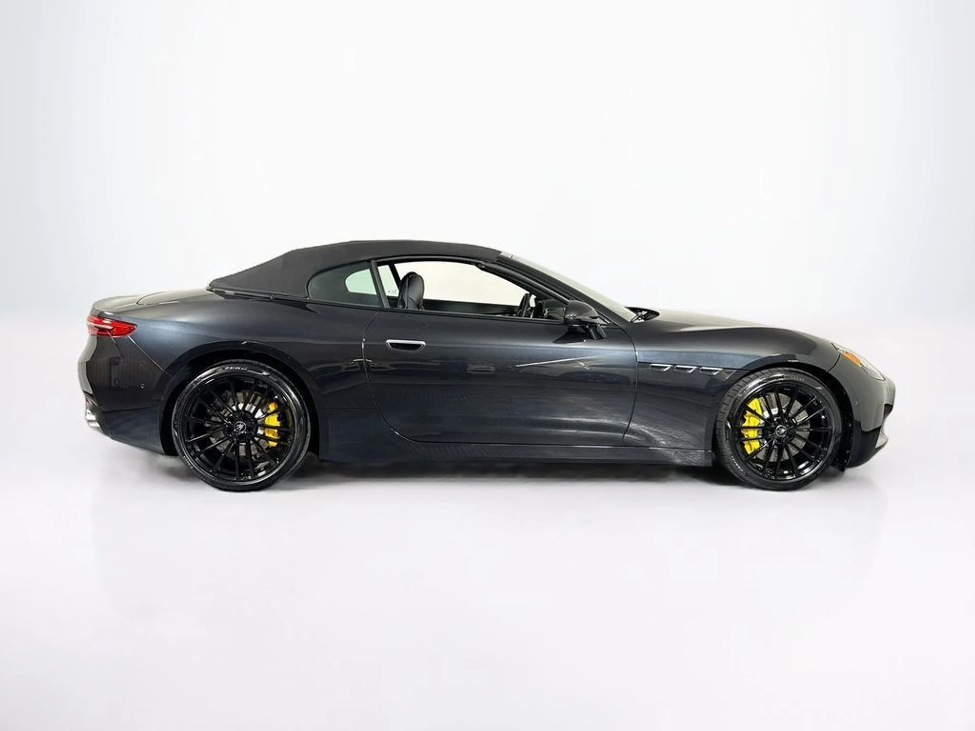 mph004_887810671_new_2026_maserati_grancabrio_convertible_11350_23036271_6_1024_1761a4c6d0