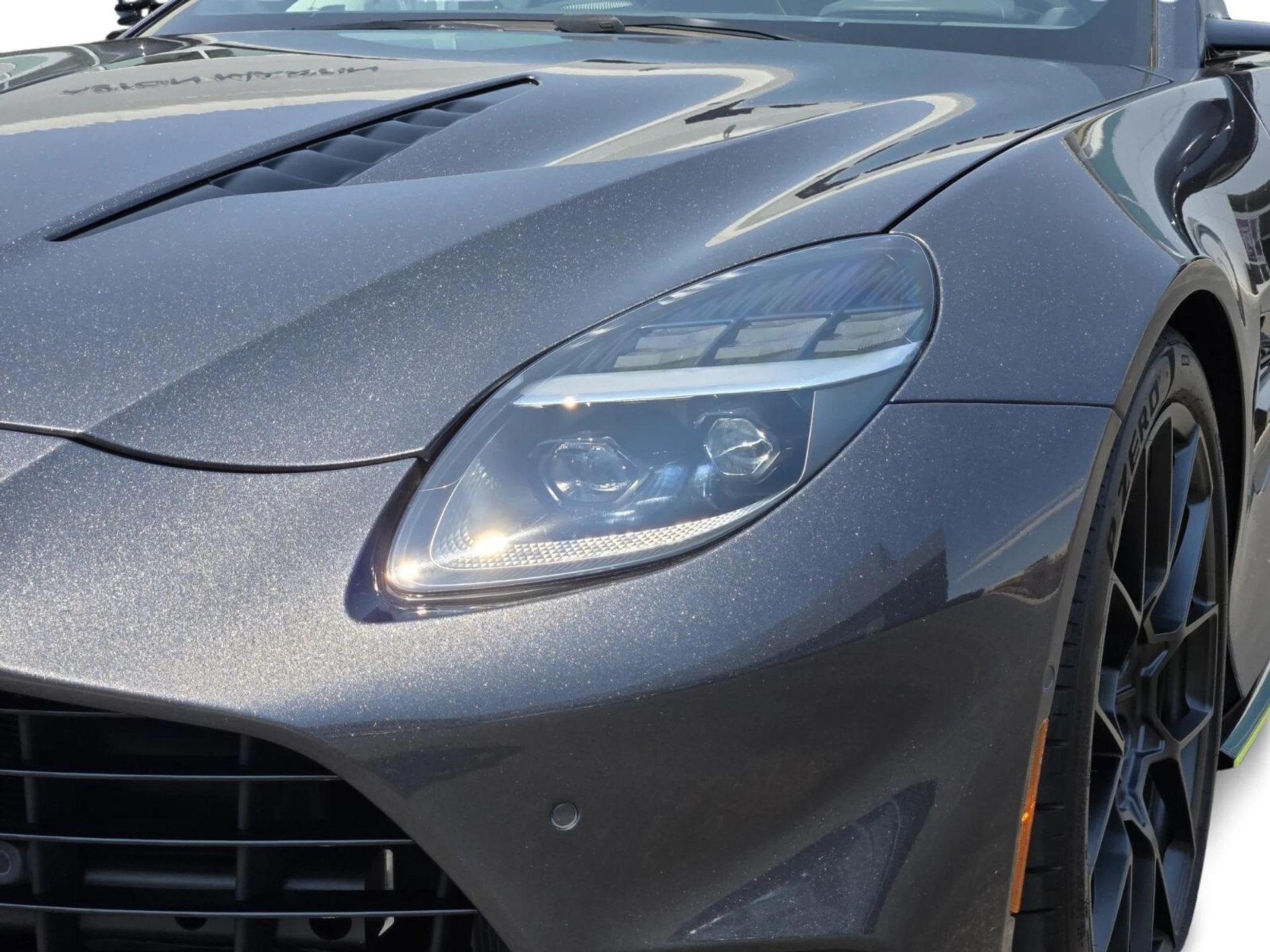 mph004_888592775_New_2025_Aston_Martin_Vanquish_V12_1754459264_c71a19e5cc