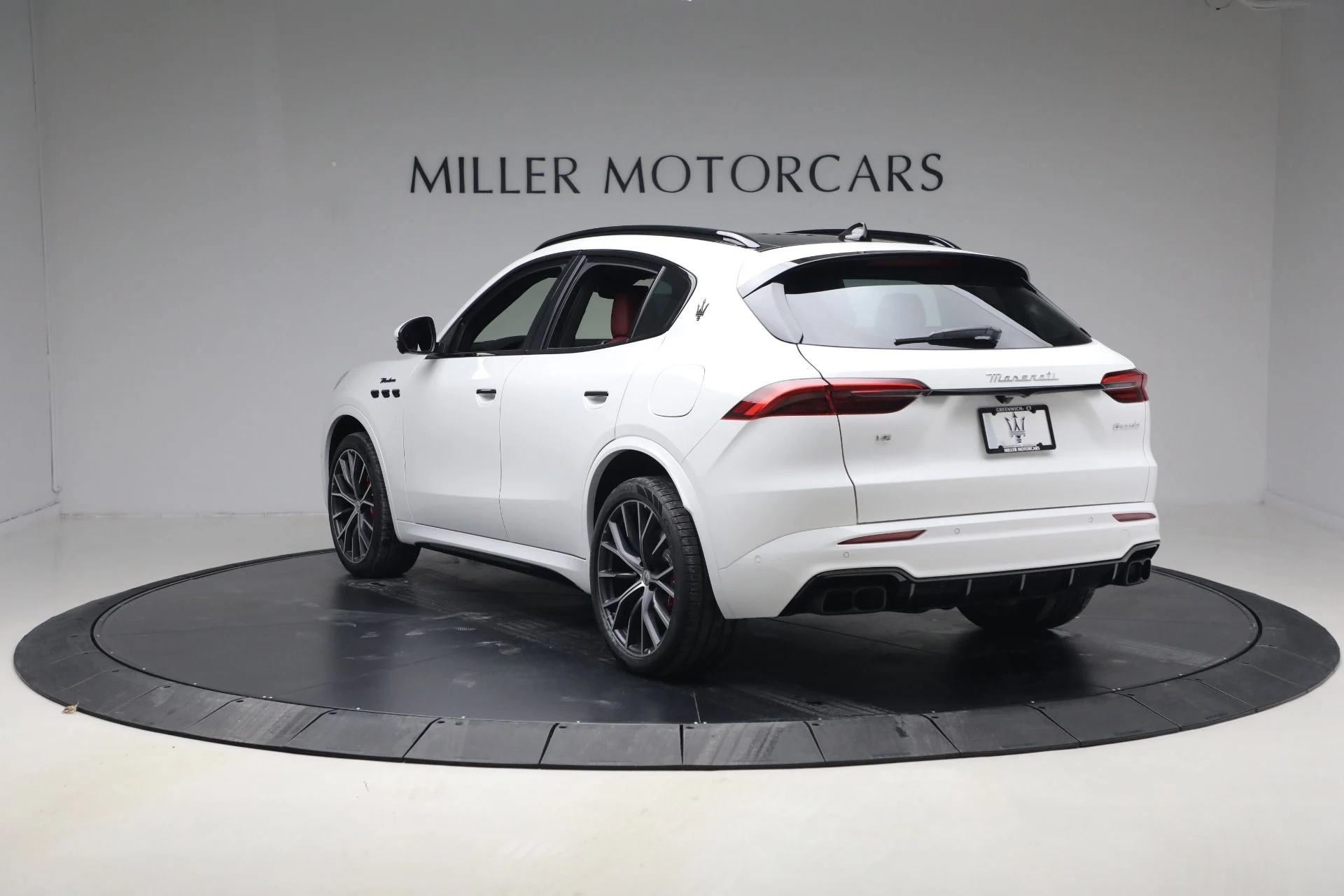 mph004_892428048_New_2026_Maserati_Grecale_Modena_1769722385_4d104fc891