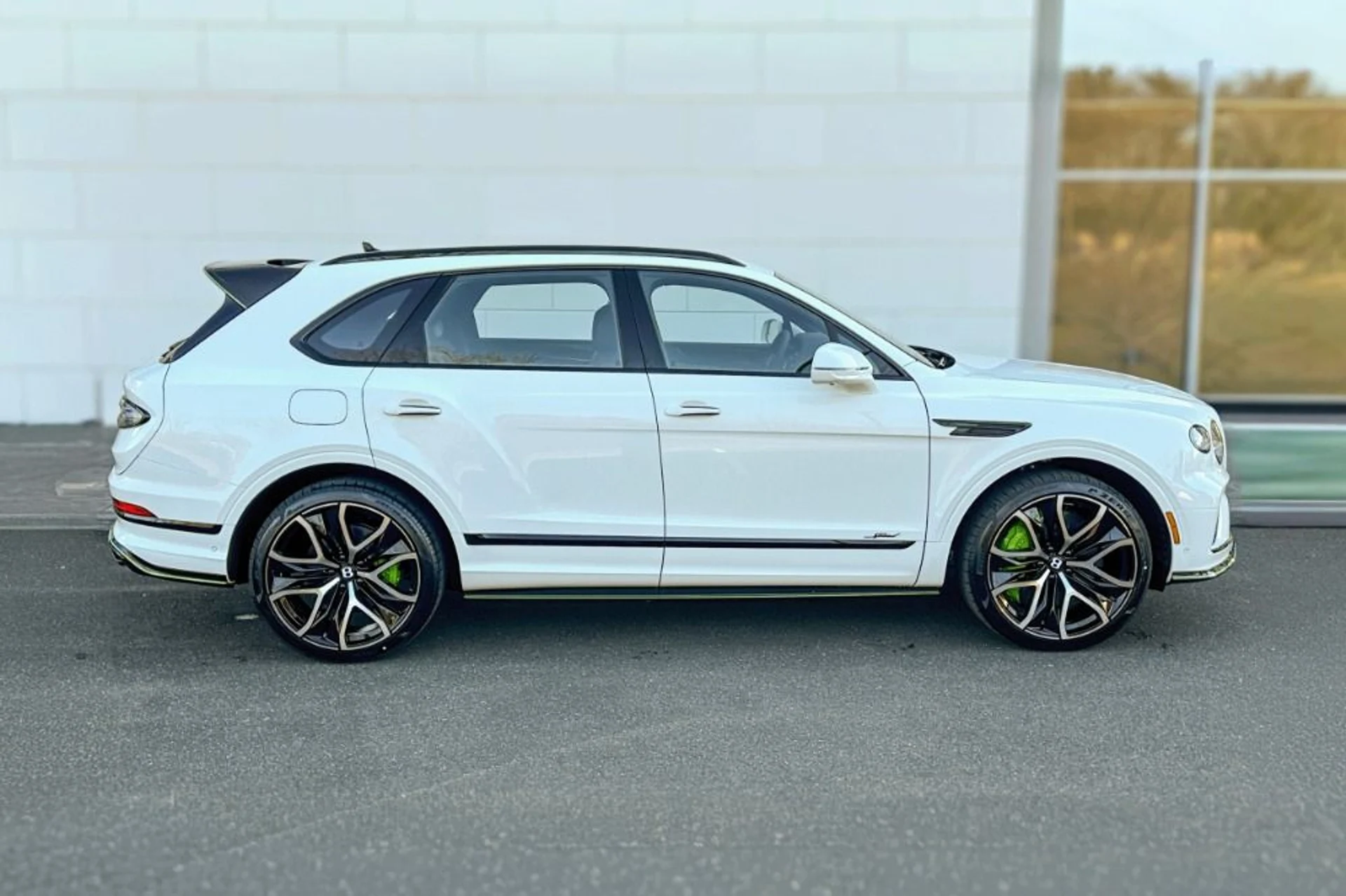 mph004_893583703_New_2026_Bentley_Bentayga_Speed_1768573599_5c6406b23c