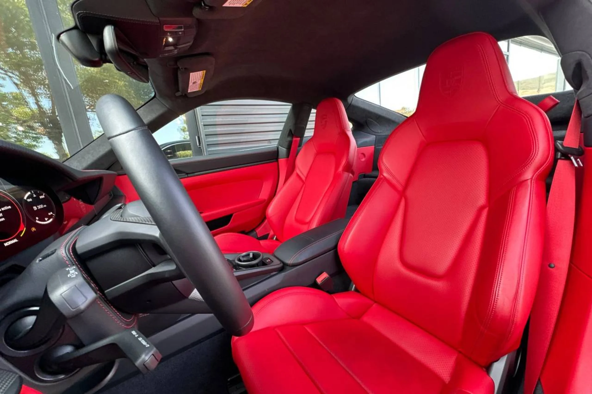 mph004_905347836_1280_4ca3cf3b77