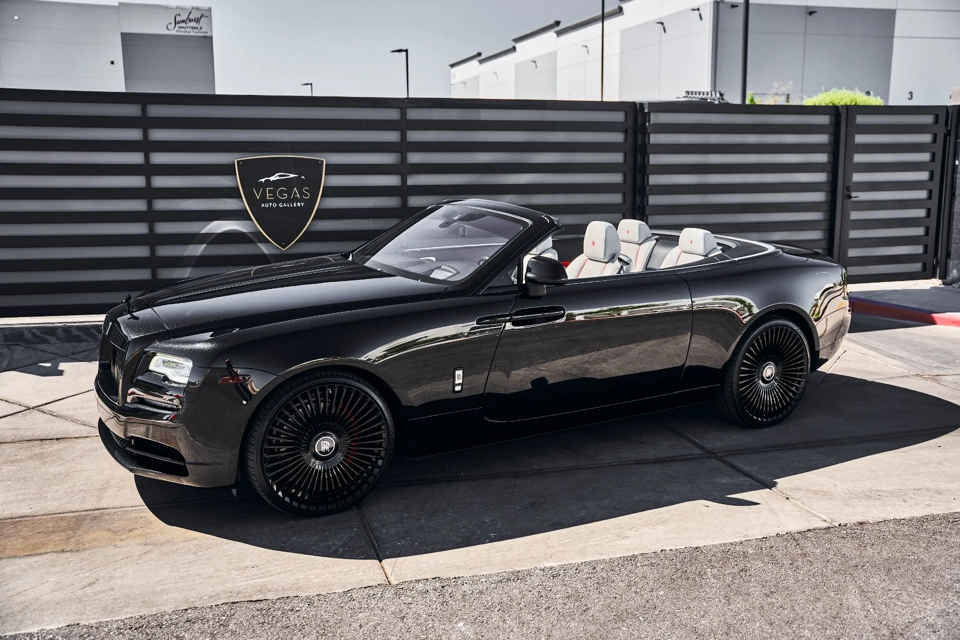 mph004_907909340_Used_2019_Rolls_Royce_Dawn_Base_1790207857_a4c19ce717
