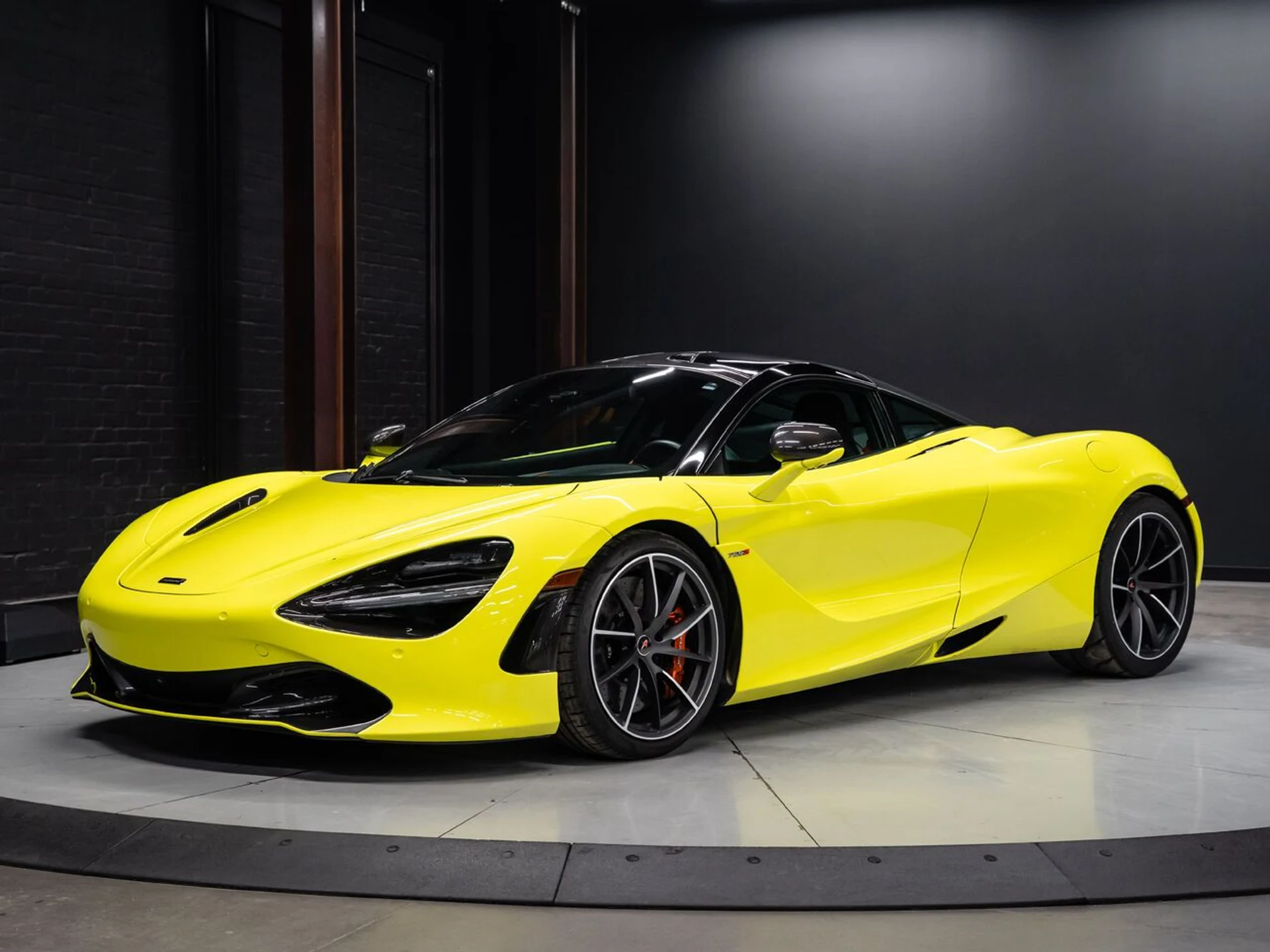 mph004_907955318_mclaren_720s_2018_6a15d5fb97