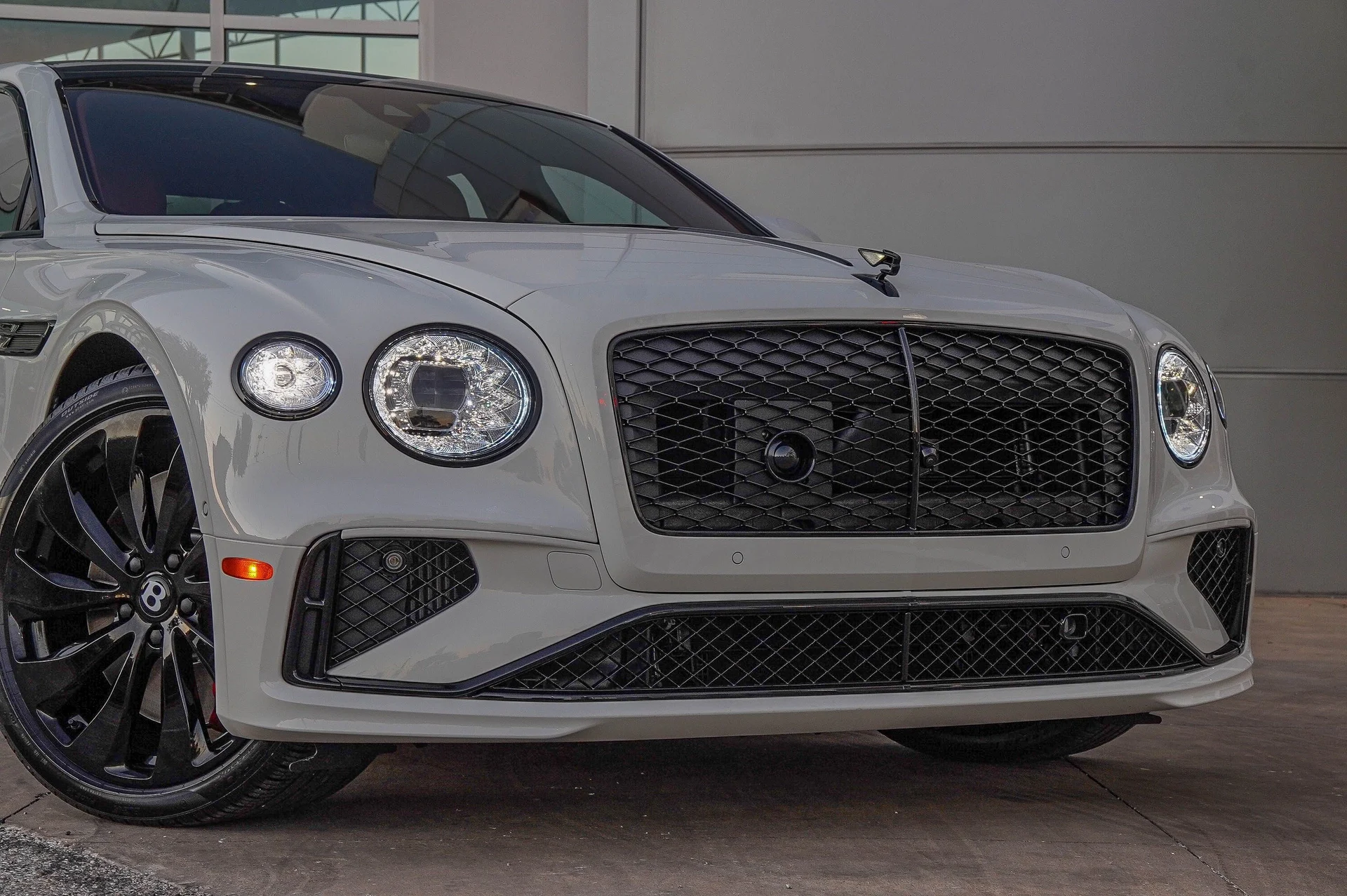 mph004_915856438_Hi_Tech_Luxury_Imports_LLC_SCBBP_6_ZG_5_TC_025490_image_4_ea70431ed4