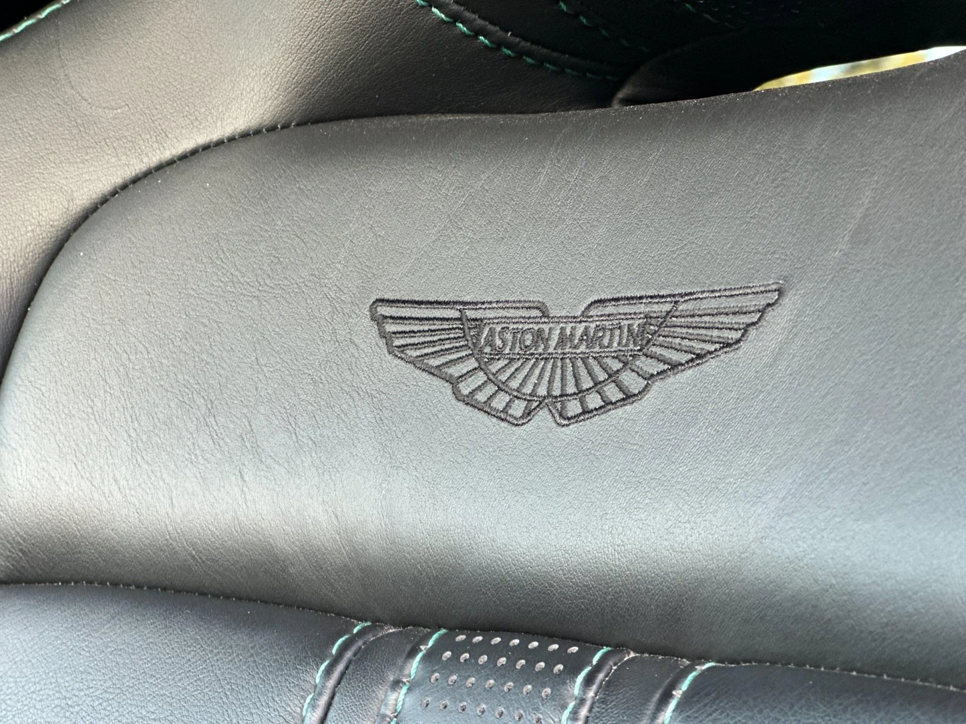 mph004_926515492_Used_2019_Aston_Martin_Vantage_Timeless_CPO_1762507824_6e6a841730