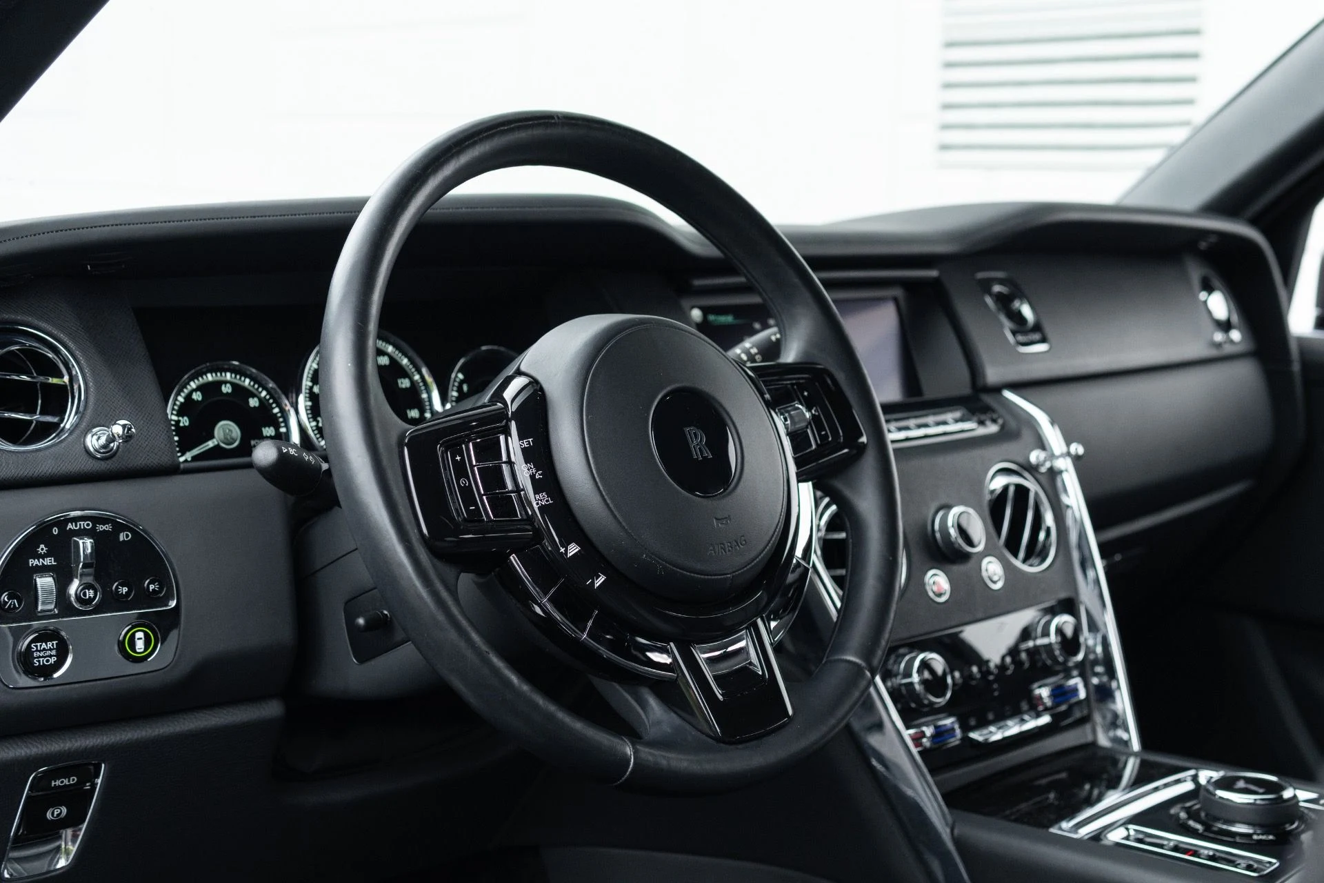 mph004_933611966_Used_2020_Rolls_Royce_Cullinan_1775753700_a22436811e