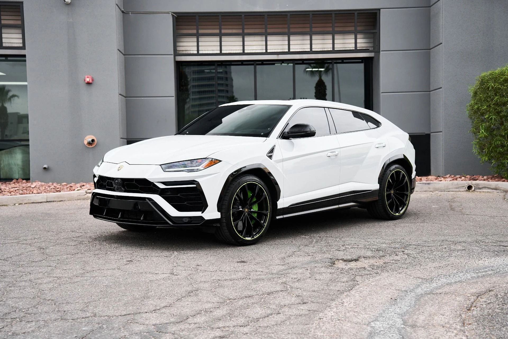 mph004_939691395_Used_2022_Lamborghini_Urus_Base_1758404774_c51bb65bba