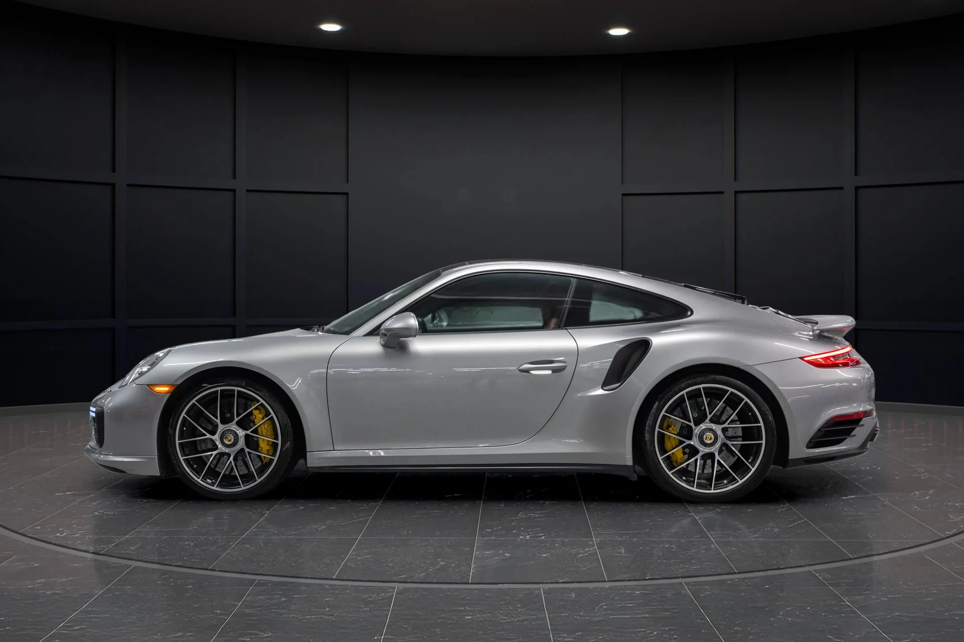 mph004_941881477_df4b03ec_7fe2_4f89_bb64_ecd94f81371e_201720_Porsche2091120_Turbo20_S2028_WP_0_AD_2_A93_HS_16640329_5_3e1011a303