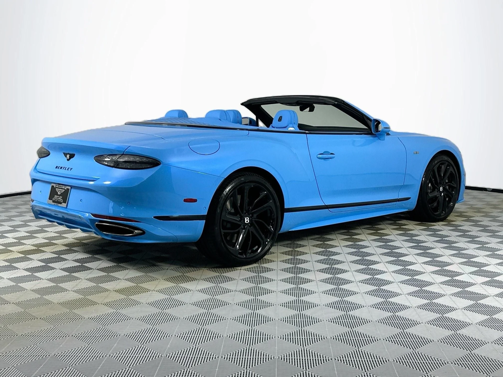 mph004_944363085_5_6320eb6de2