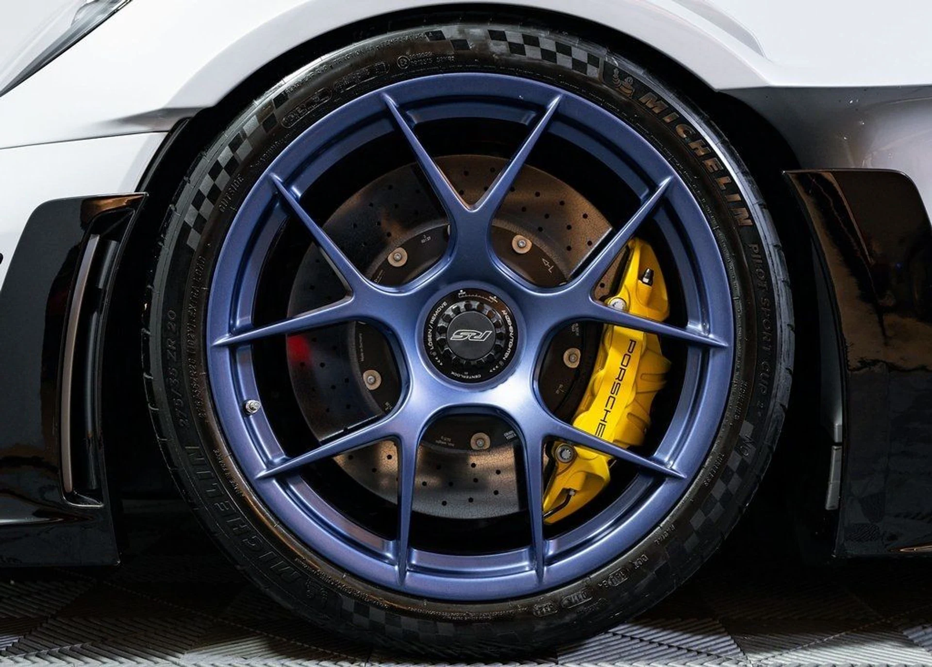 mph004_94798938_8a0a2efe8c13d33c057a0bf5541a78cd_dc6b751fee