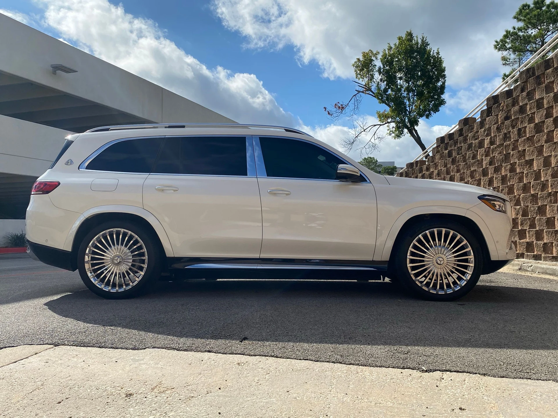 mph004_962585675_image_5_701b71f96a