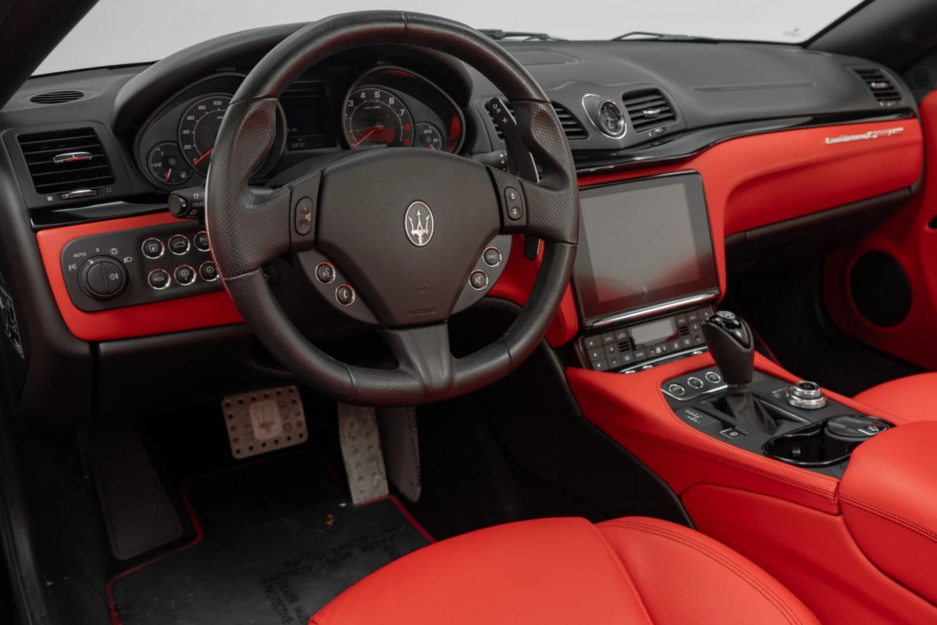 mph004_96471986_Used_2019_Maserati_Gran_Turismo_Convertible_MC_1775598943_7d3e508881