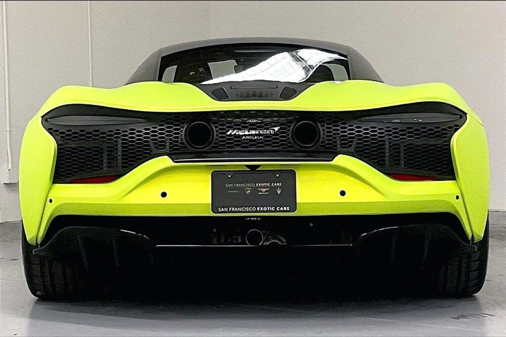 mph004_969689659_ef185438d015e2921c4075dc27be2d70x_8a88877977