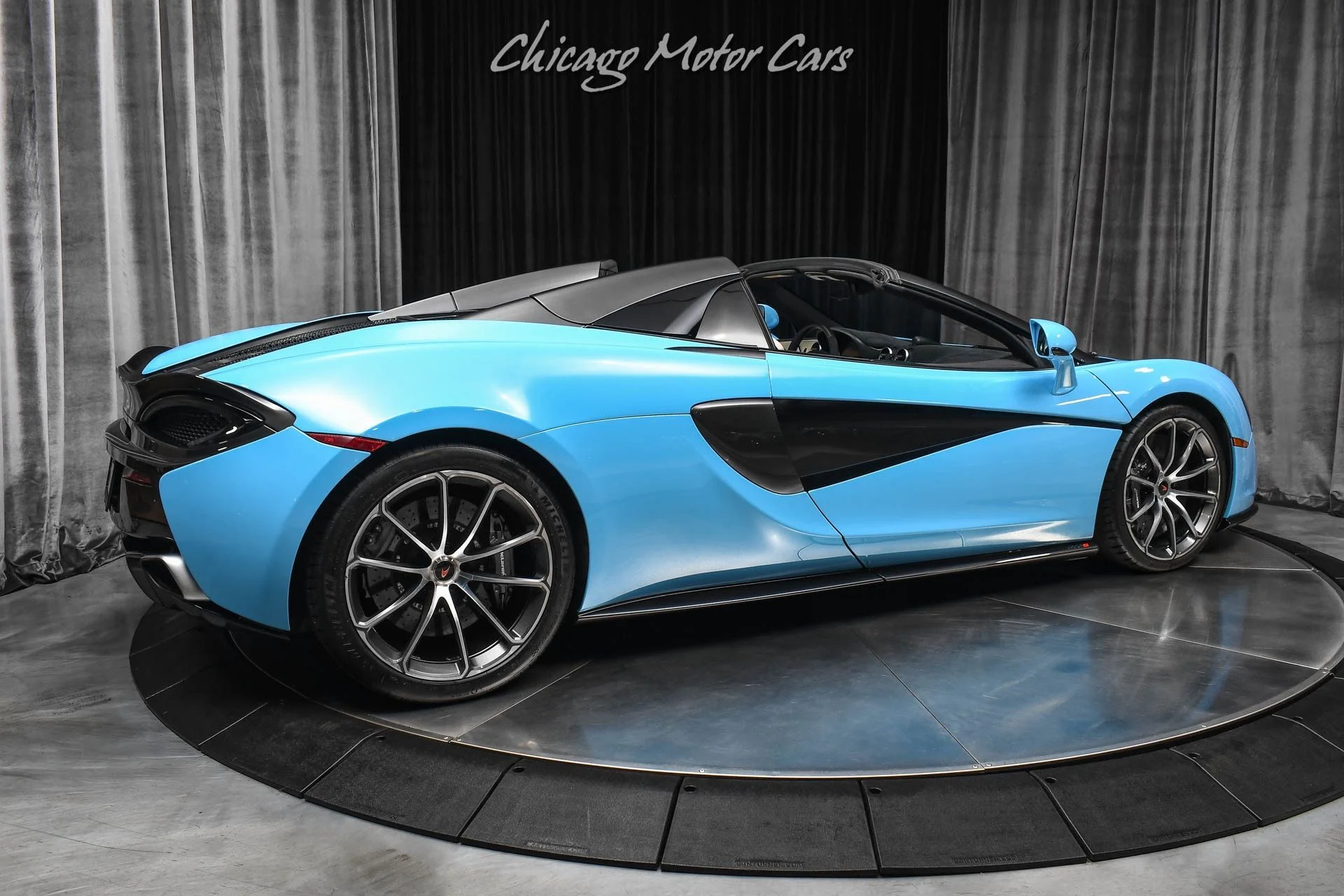 mph004_979950095_12825_p5_l_efd5a6fbe0