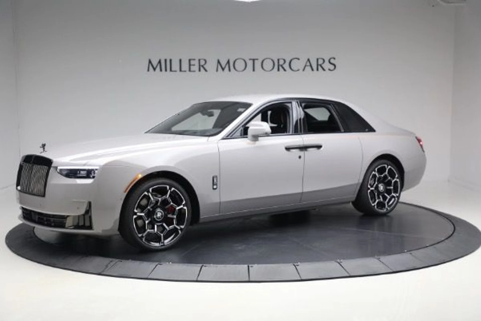 mph004_980394820_New_2025_Rolls_Royce_Black_Badge_Ghost_338e91af19