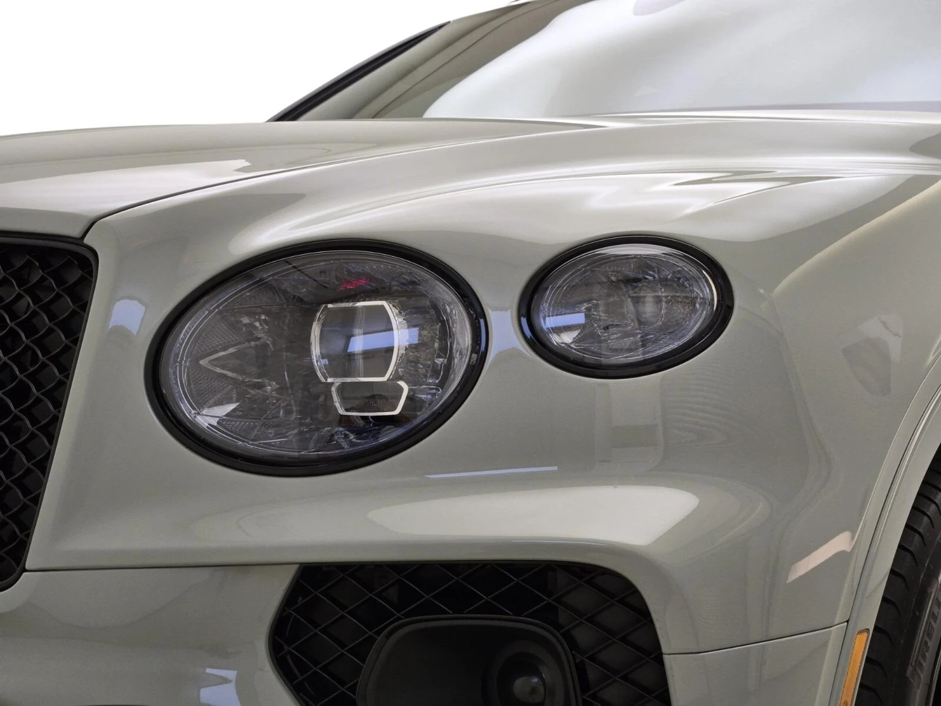 mph004_984791060_Used_2023_Bentley_Bentayga_Speed_1752991612_e648adf4b6