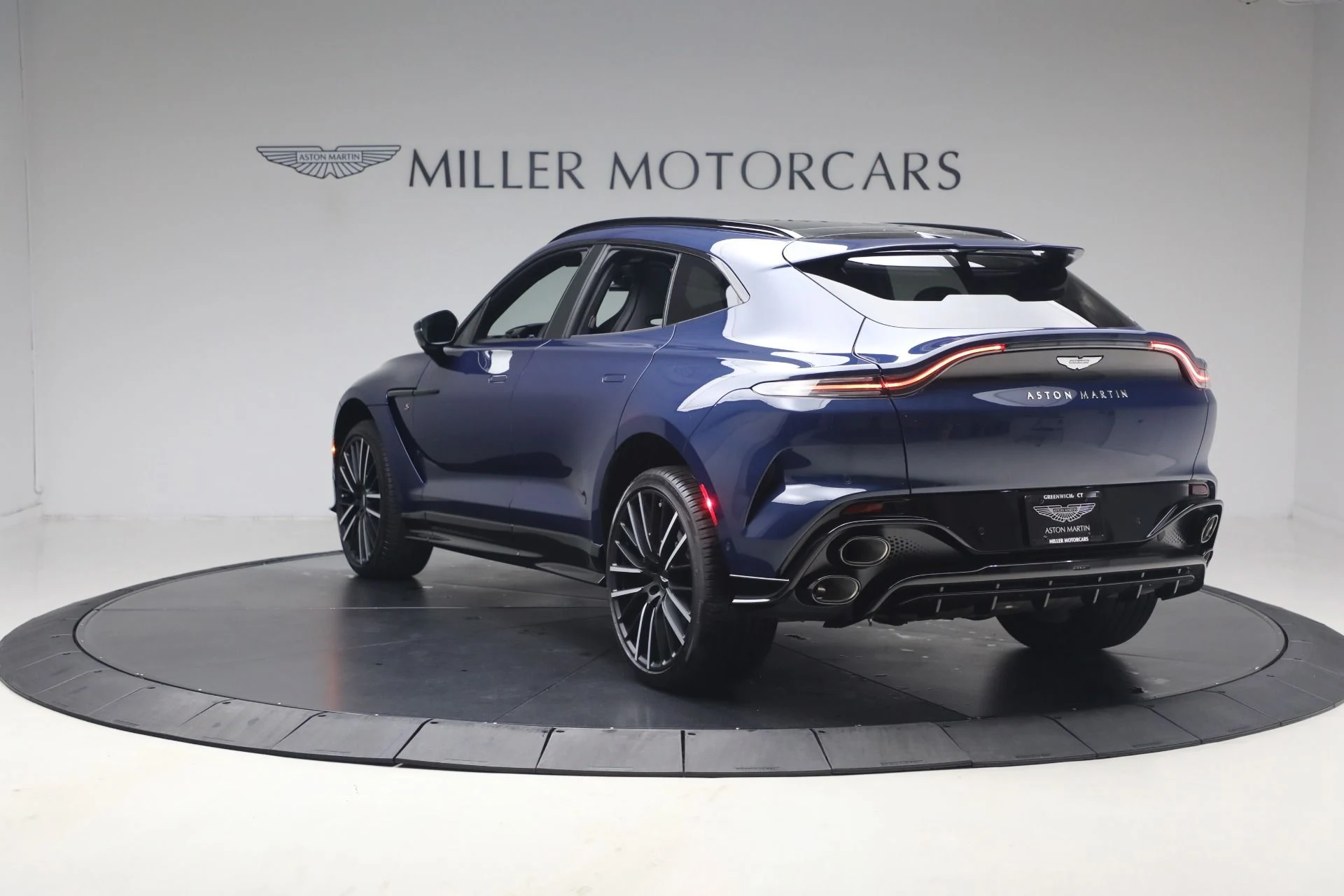 mph004_986205252_New_2026_Aston_Martin_DBX_S_1779920374_a524f2282d