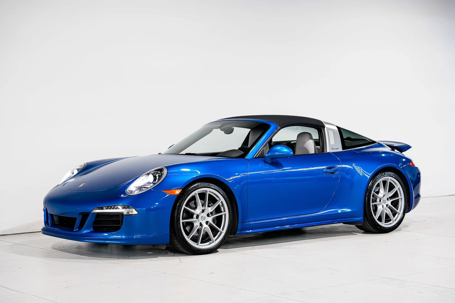 mph004_986385160_a1a1d07694bb54118d43d028dfe31719x_6b9eb1e2a1