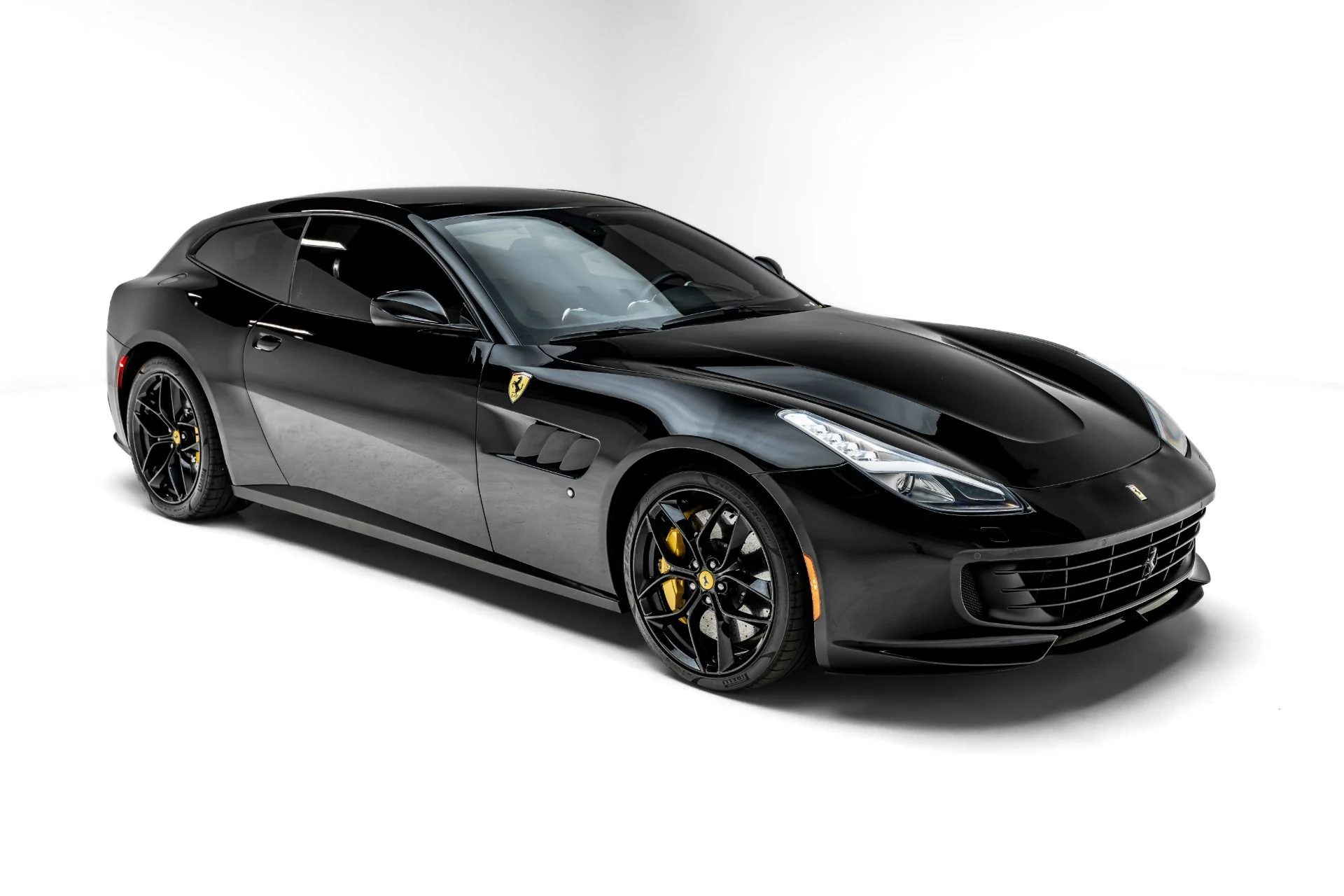 mph004_990696968_Used_2018_Ferrari_GTC_4_Lusso_T_1783036189_fa27ecd0f9