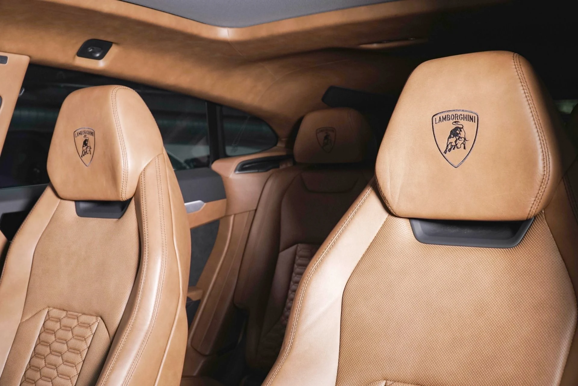 mph004_991117344_Used_2022_Lamborghini_Urus_1785773690_a4546592f1