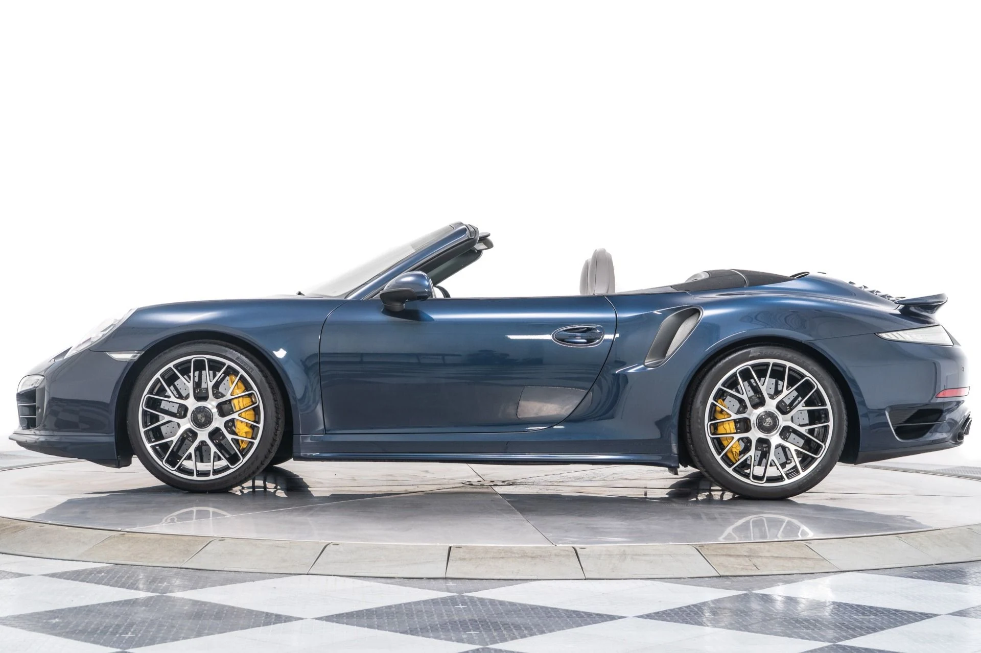 mph004_992791109_Used_2015_Porsche_911_Turbo_S_Cabriolet_1754336206_3ca2c5e783