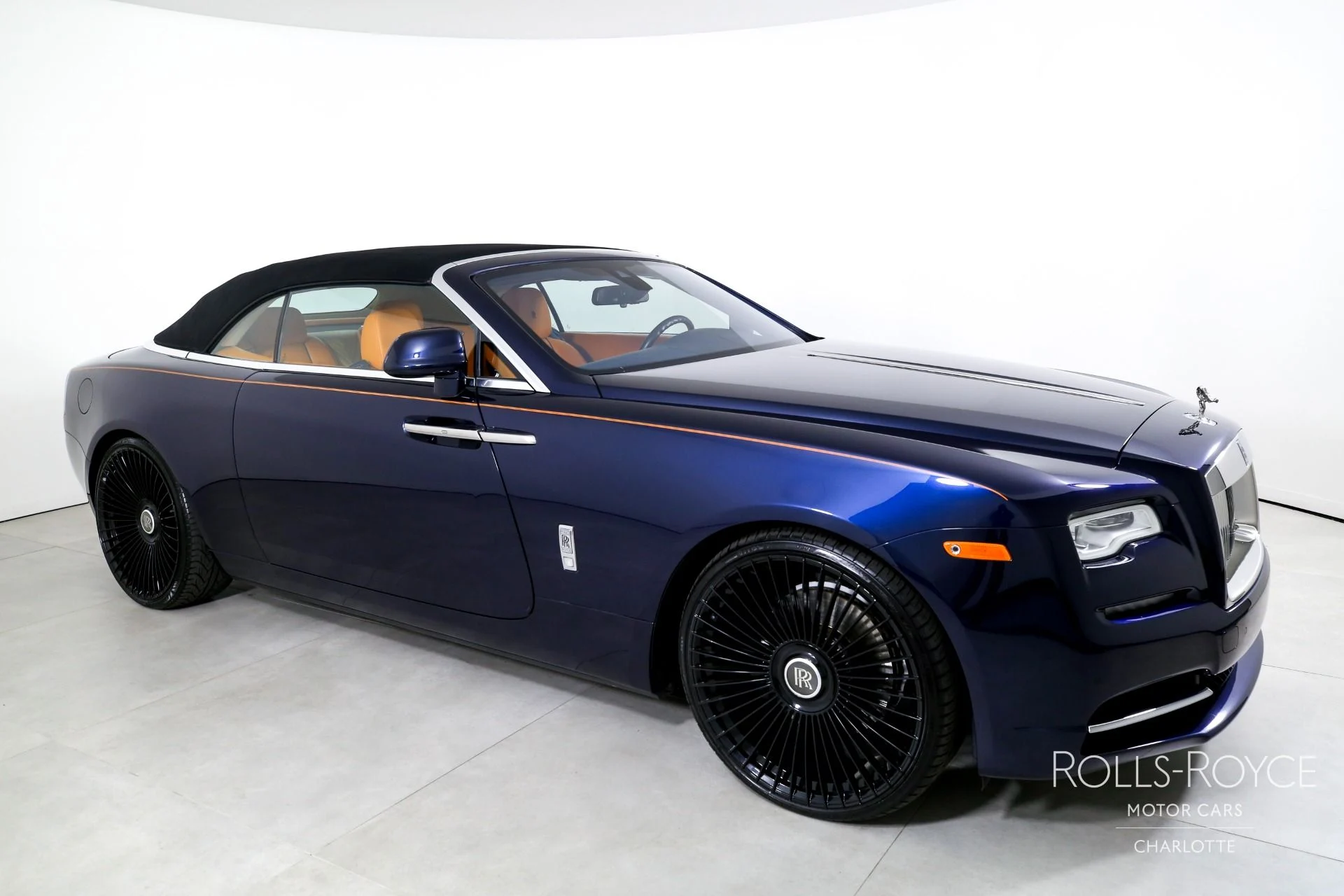 mph005_1014160843_Used_2017_Rolls_Royce_Dawn_1702592423_8ba245e880