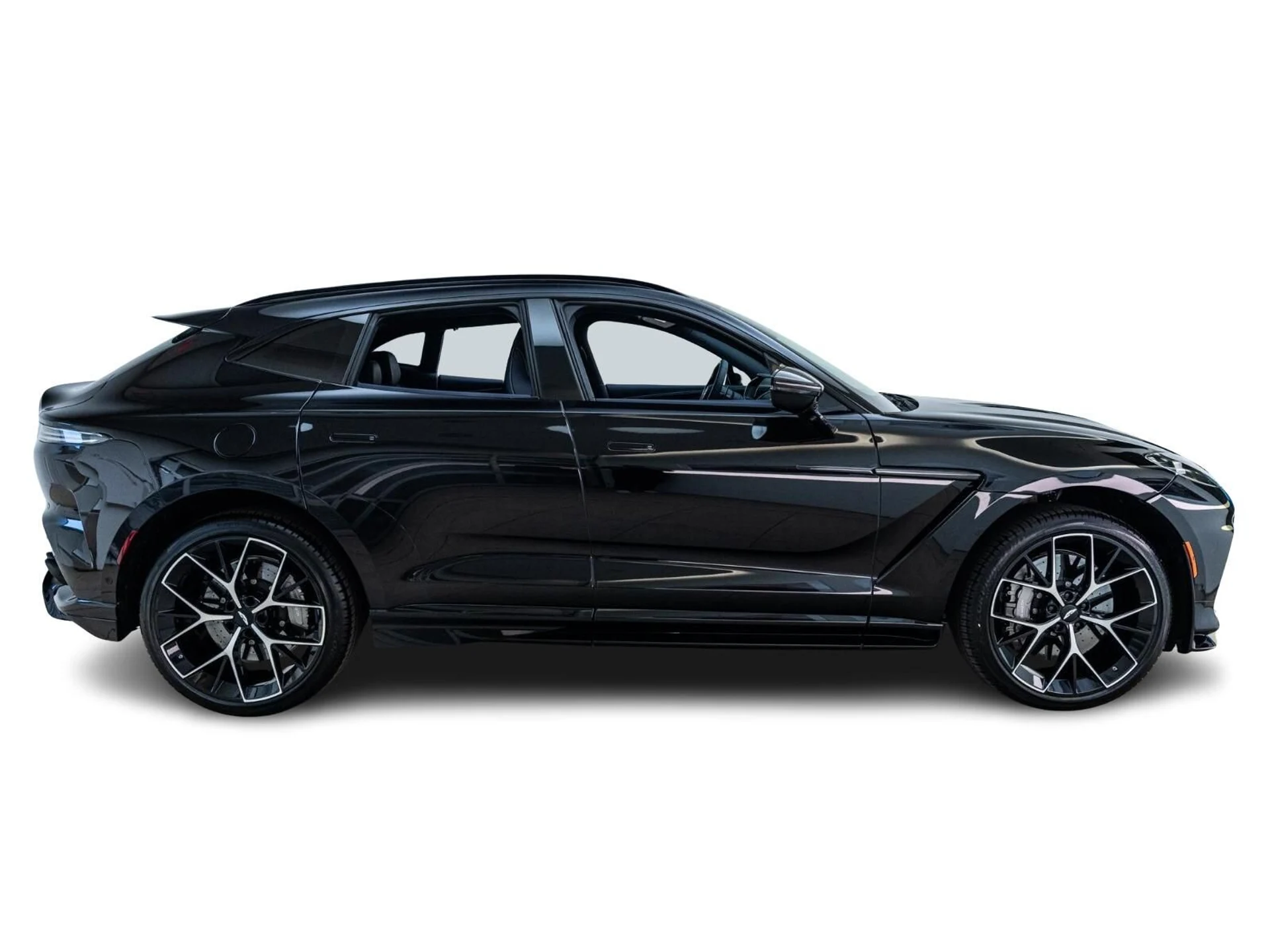 mph005_1016195839_New_2025_Aston_Martin_DBX_707_AWD_1744624284_3ba5bc776c