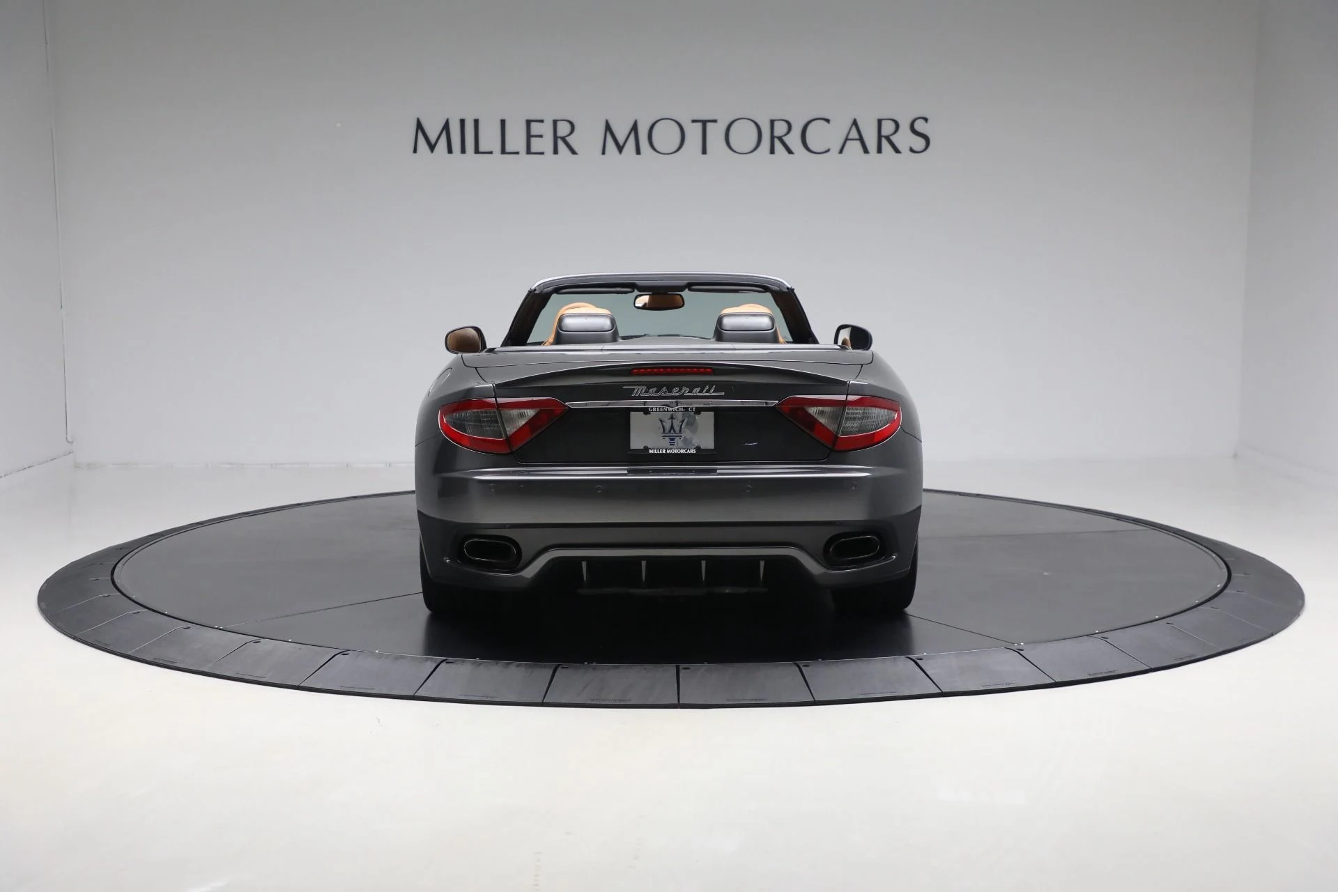 mph005_1016502154_Used_2015_Maserati_Gran_Turismo_57c842c5e4