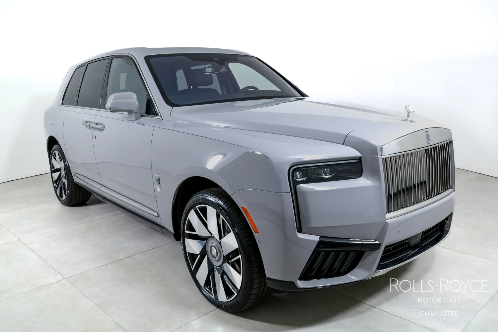 mph005_1019418834_Used_2025_Rolls_Royce_Cullinan_1734039433_821e719874