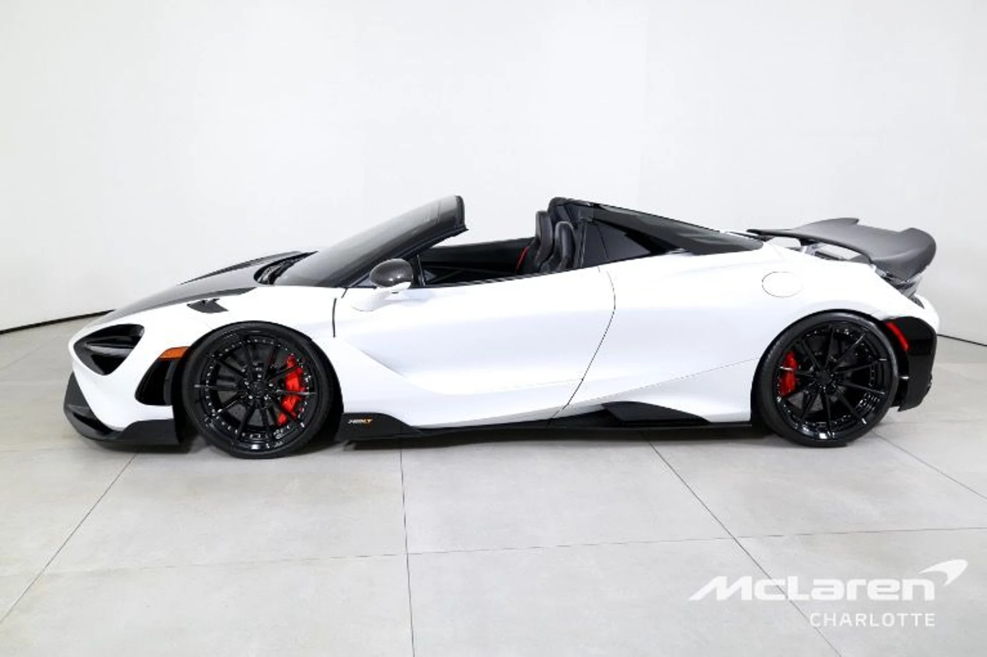 mph005_1023650580_Used_2022_Mc_Laren_765_LT_Spider_a49aa0948e