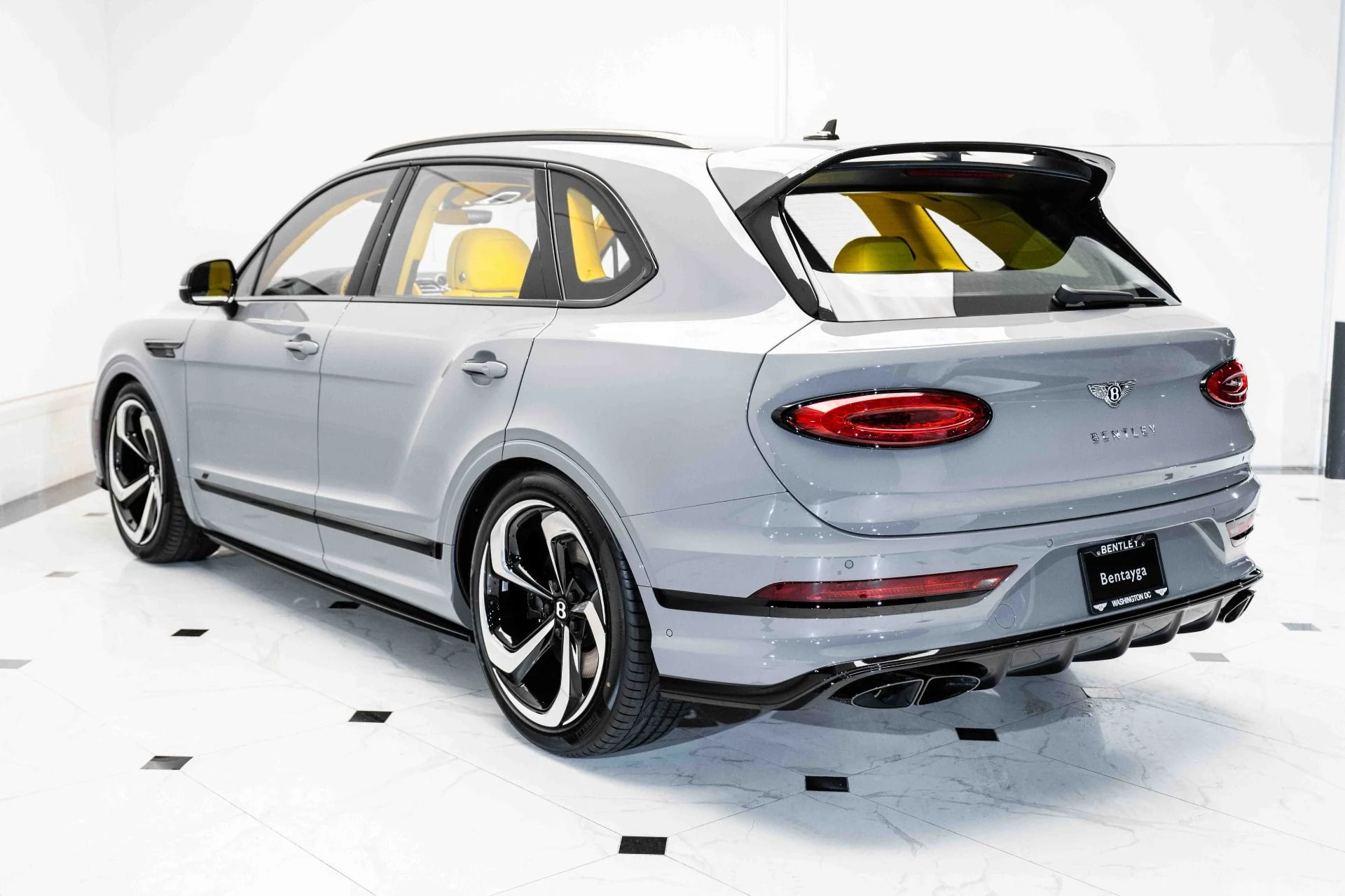 mph005_1027493788_Used_2023_Bentley_Bentayga_S_V8_1698872173_aa68501e3a