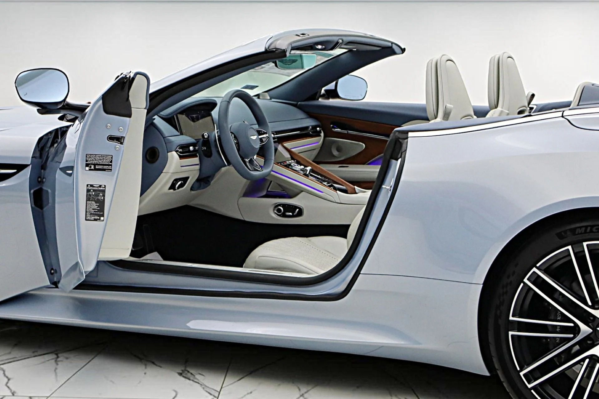 mph005_1027646027_New_2026_Aston_Martin_DB_12_Volante_9bbb39b100