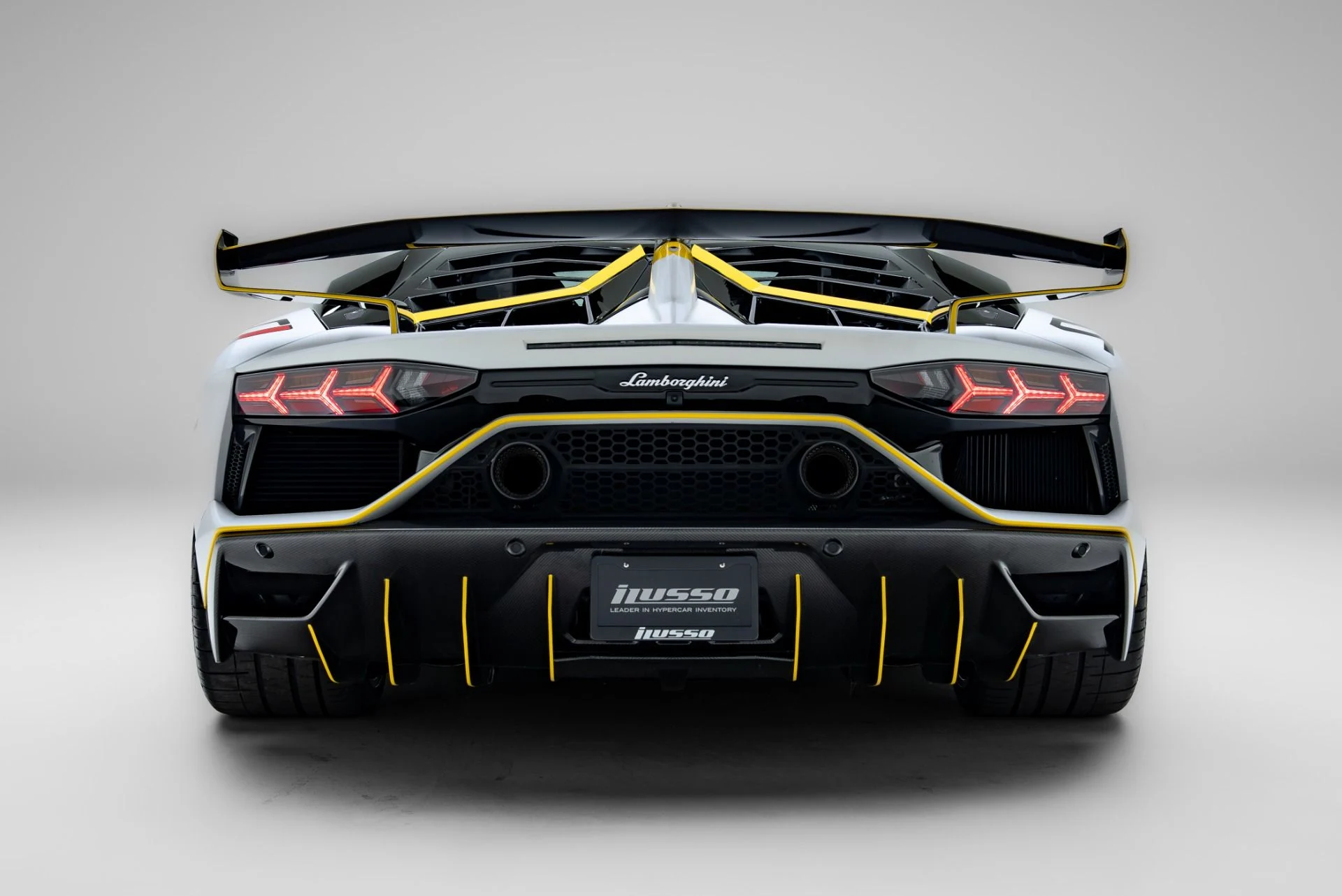 mph005_1028037094_Used_2021_Lamborghini_Aventador_LP_770_4_SVJ_1776372314_9a9b171378