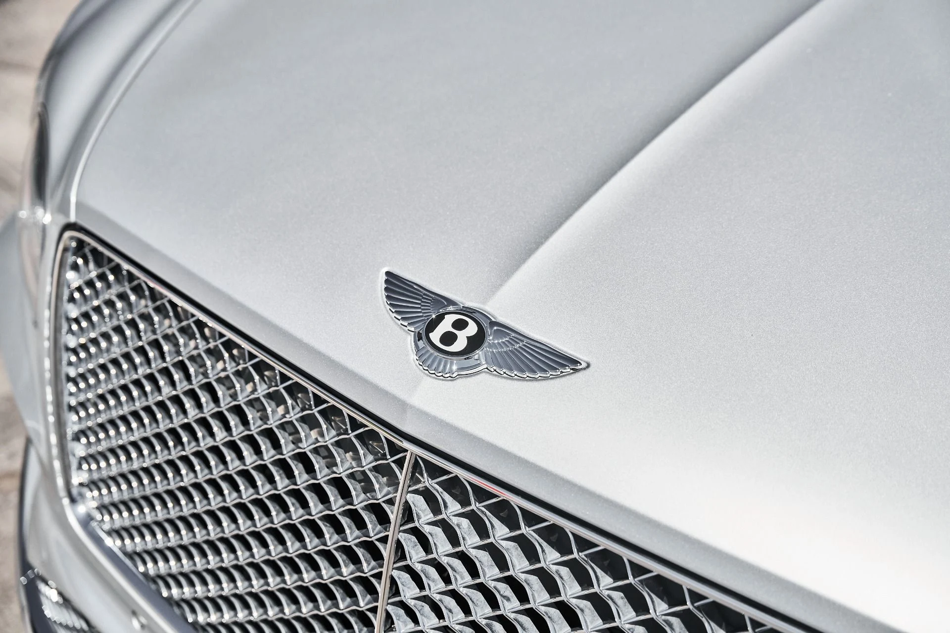mph005_1028299078_Used_2021_Bentley_Bentayga_V8_1781574915_f9adee0ec1