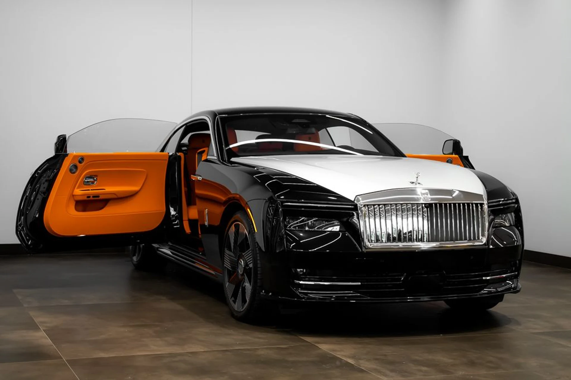 mph005_1037932777_rolls_royce_spectre_2024_jpg_v_1773863537_466c94536b