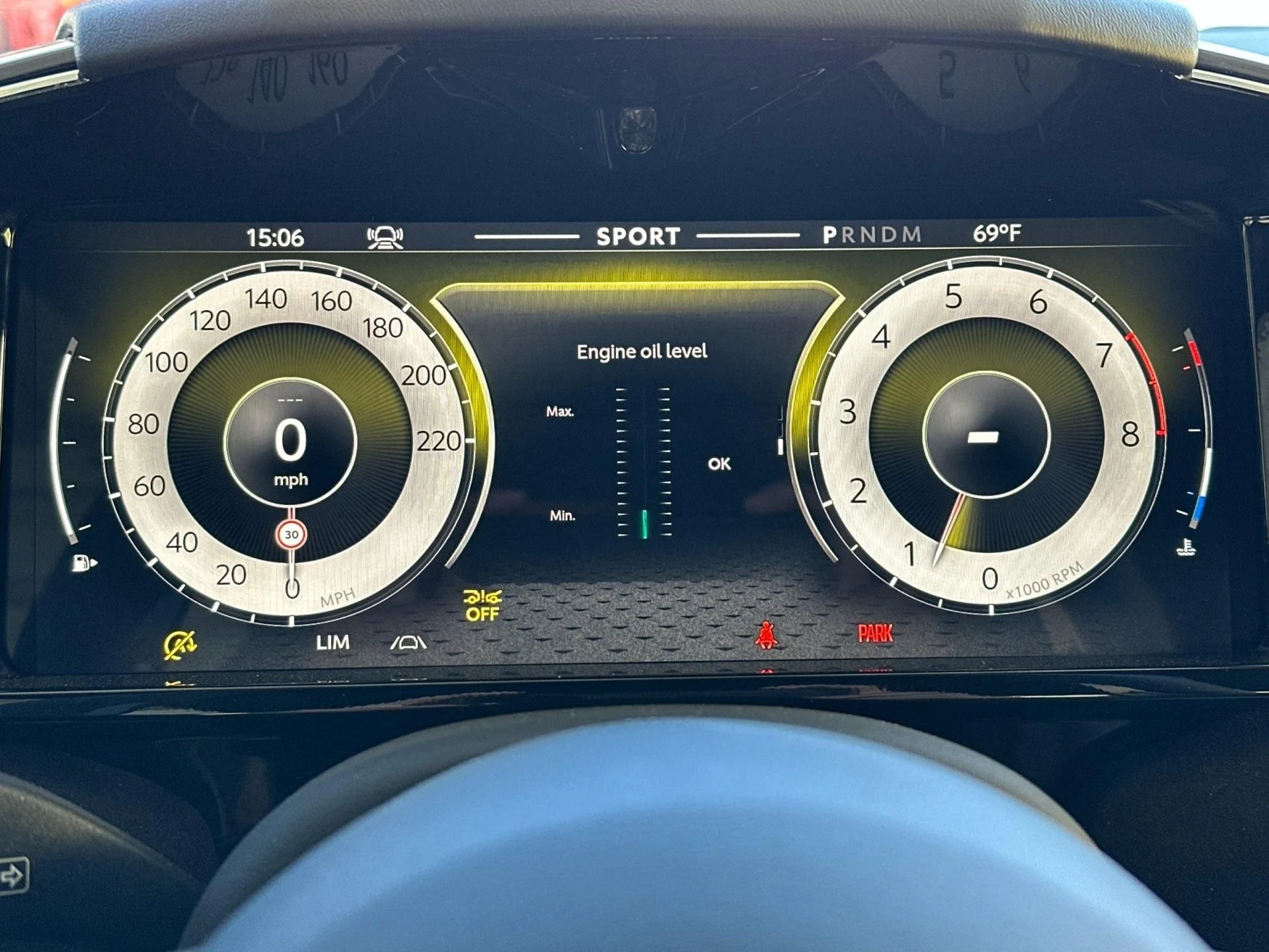 mph005_1038906882_New_2025_Aston_Martin_Vantage_Base_1747424390_f477b9dbfa