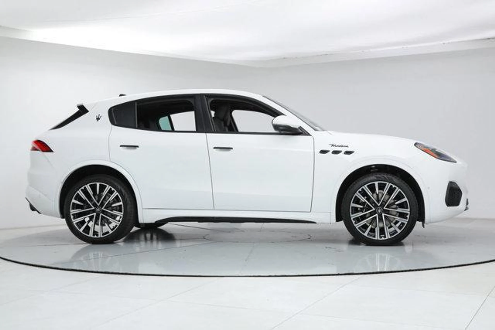 mph005_1041660614_IY_Ydr_Ddg_Rh_Syq_i491_XI_Ky_Iz_Ol_M_c1ad67744a