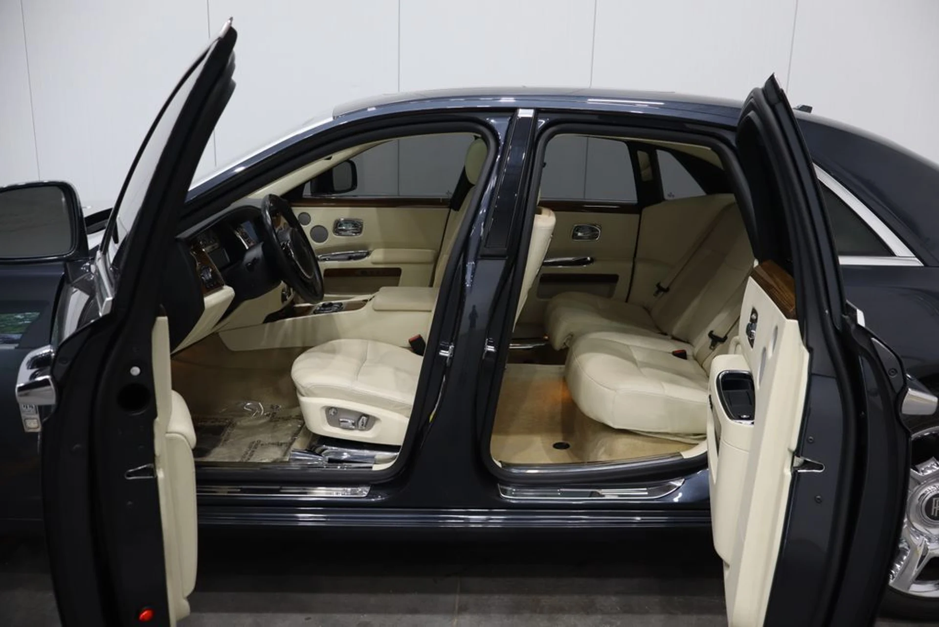 mph005_1044741657_87e2447c420ec452664d525d65f3016ex_5f05827aec