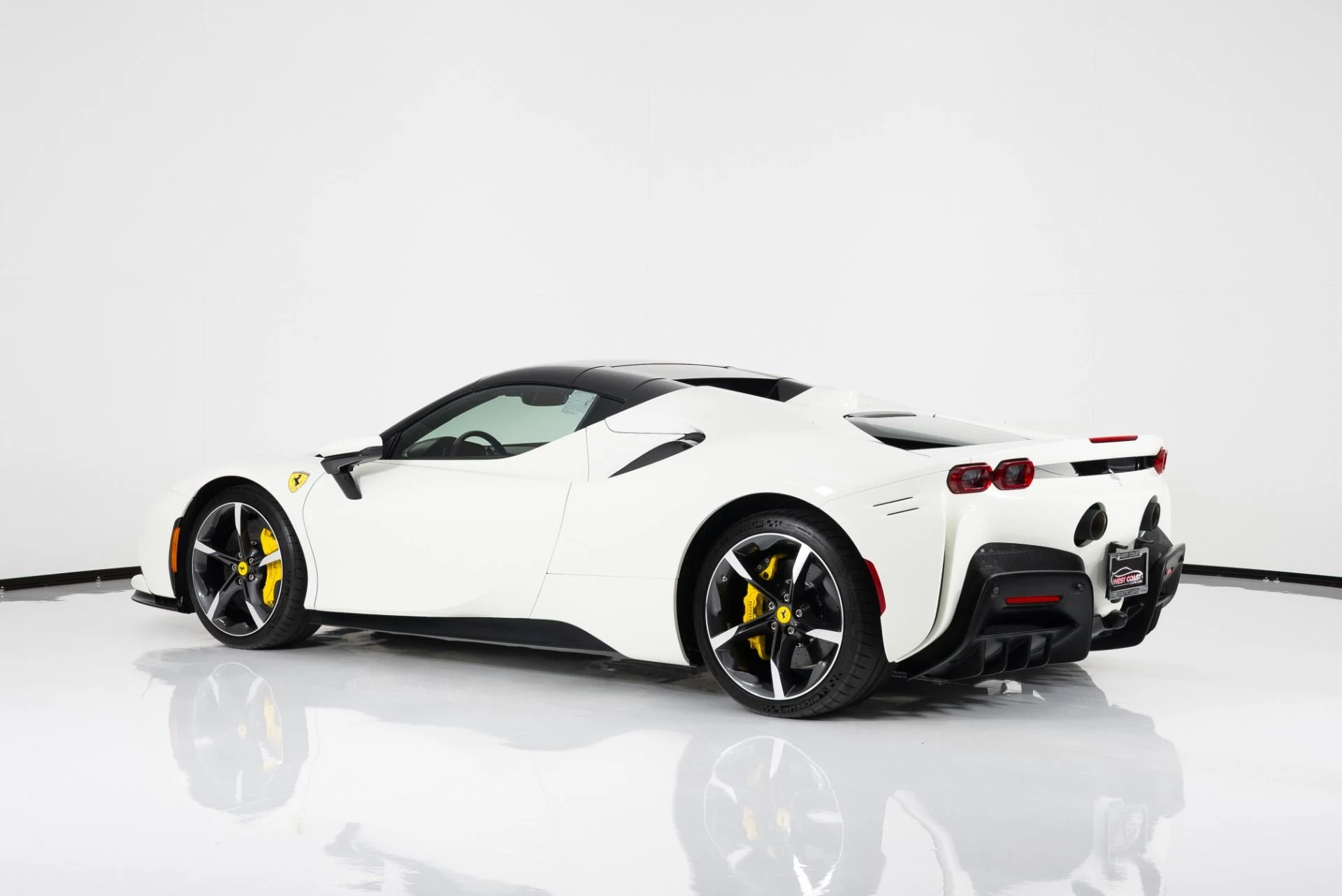 mph005_1045042641_Used_2024_Ferrari_SF_90_Spider_1755801501_e0d3f362f6