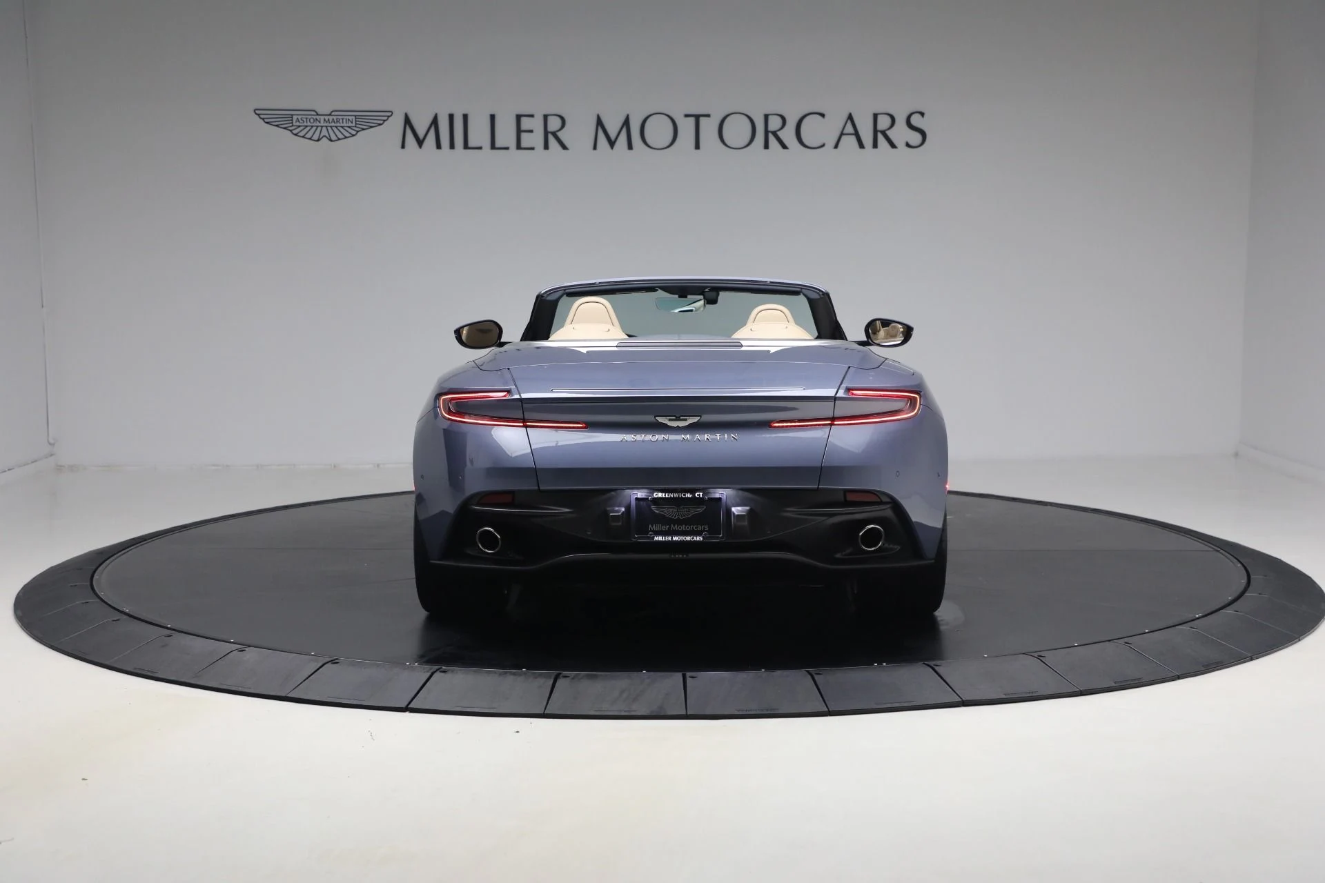 mph005_1045403231_Used_2022_Aston_Martin_DB_11_Volante_1787336556_e3564f9fb8