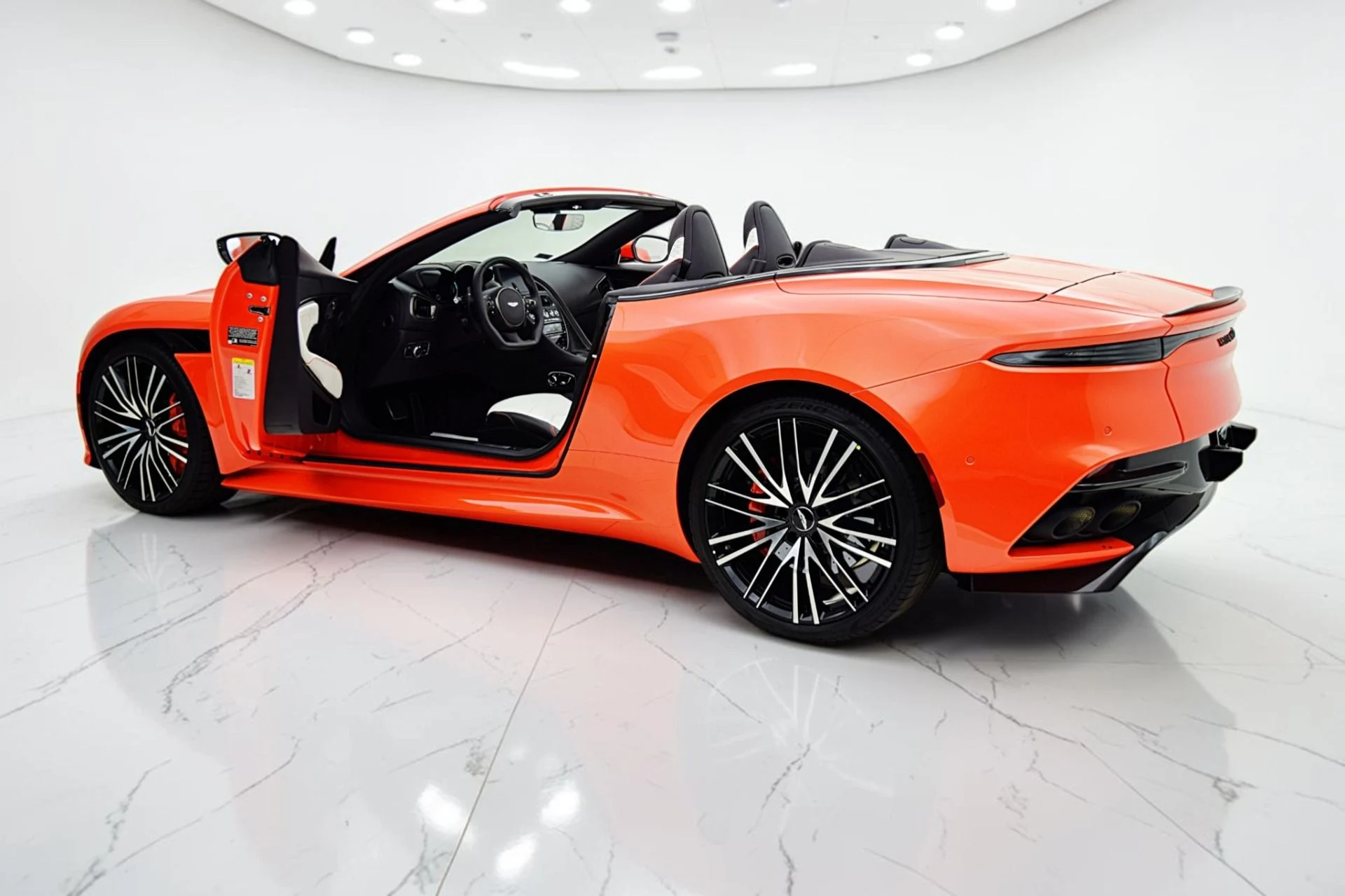 mph005_1053764454_Used_2023_Aston_Martin_DBS_Volante_32f617a865