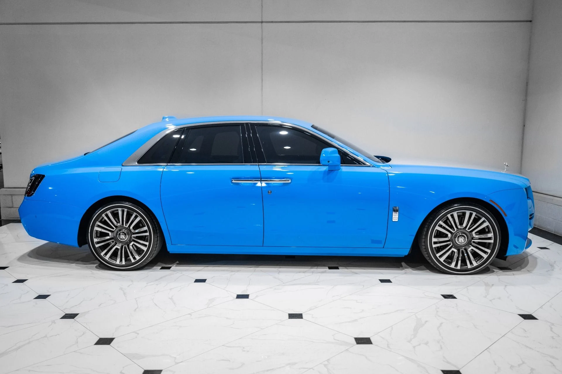 mph005_1056640860_Used_2023_Rolls_Royce_Ghost_1773457006_f7706e18c4