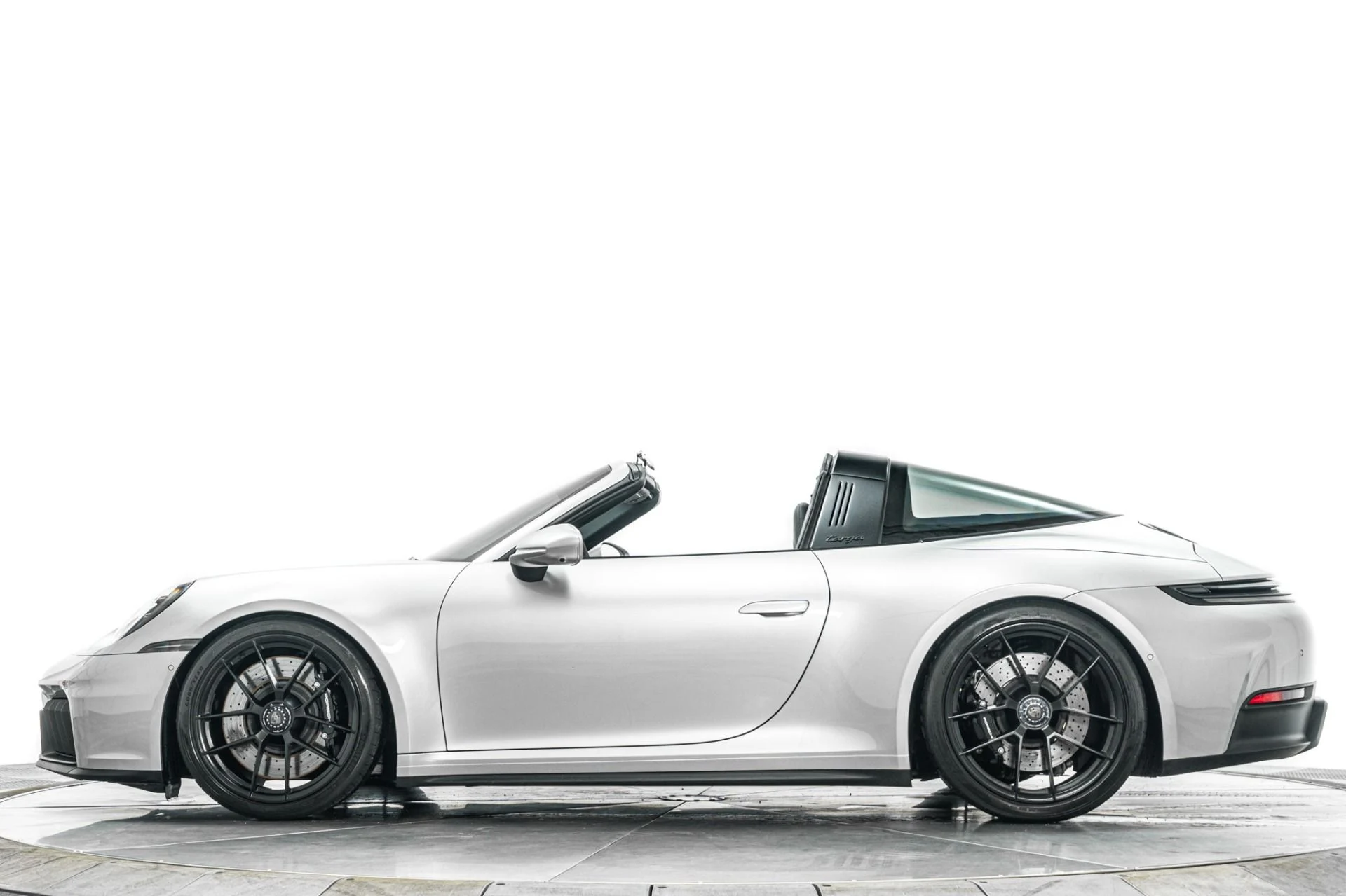 mph005_1057151499_Used_2025_Porsche_911_Targa_4_GTS_1783373195_5a681716db
