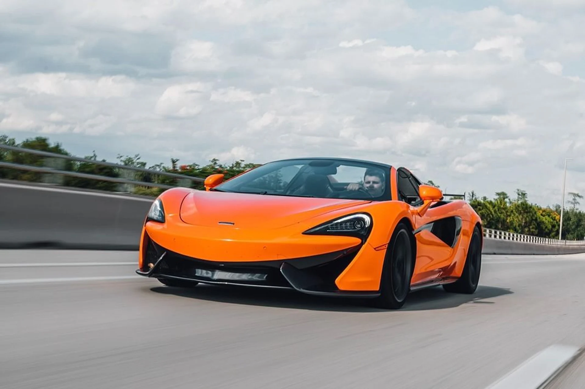 mph005_1063504955_Used_2019_Mc_Laren_570_S_Spider_1747673559_e0466a00bf