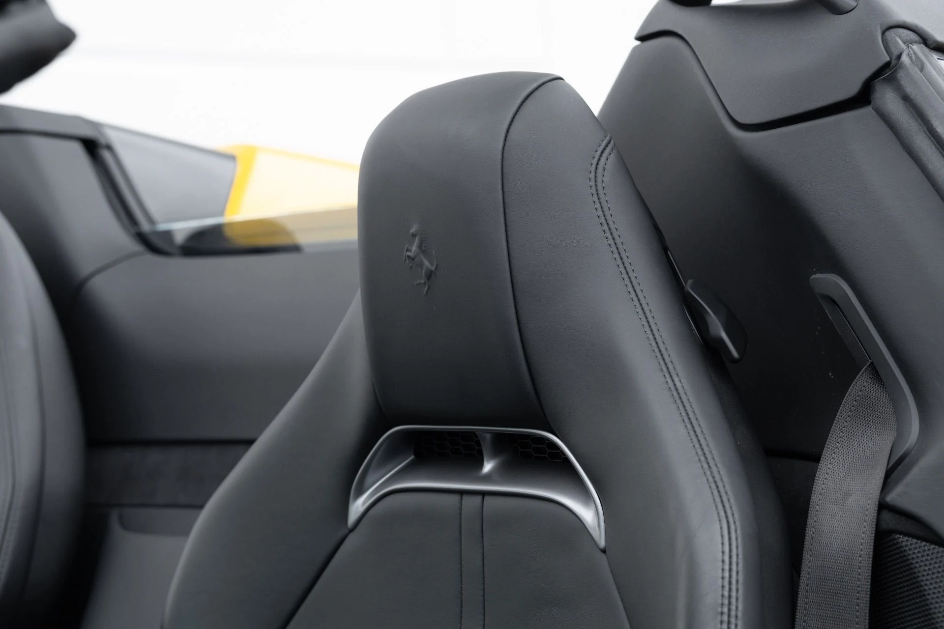 mph005_1073699793_Used_2022_Ferrari_SF_90_Spider_1775626389_86af010d92