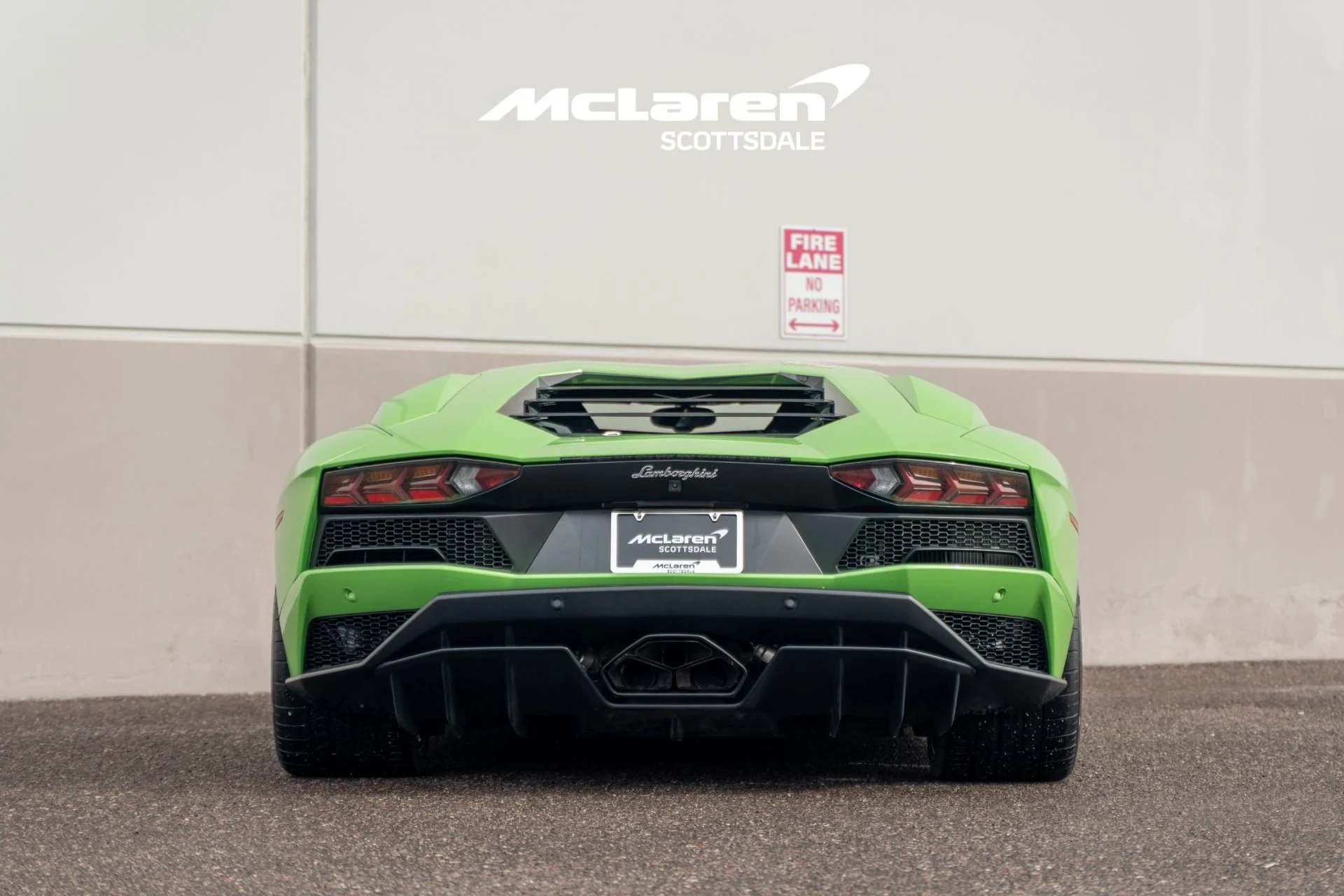 mph005_108216508_Used_2018_LAMBORGHINI_AVENTADOR_LP_740_4_S_1764040223_0f65652bbd